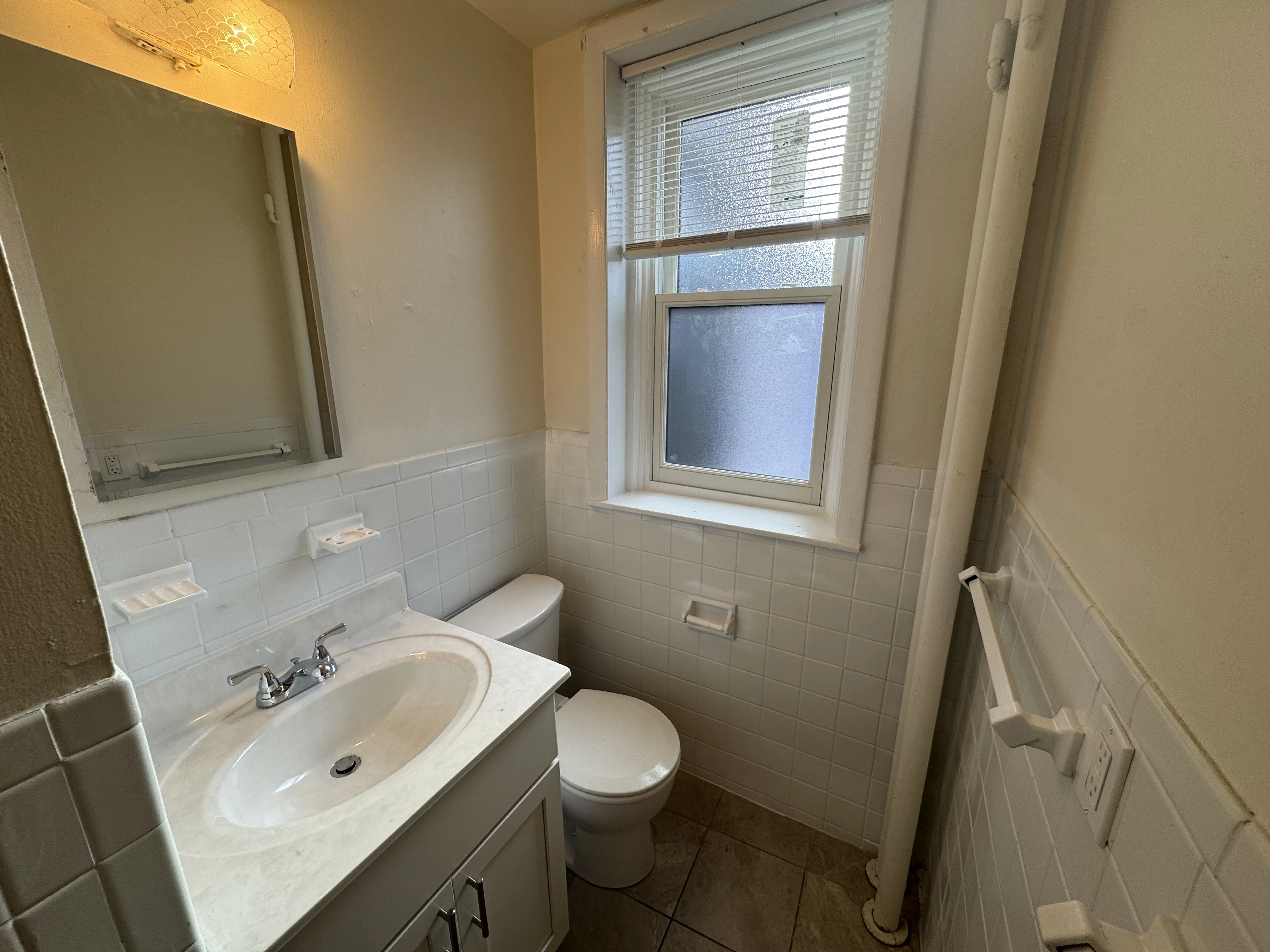3 bed, 1.5 bath apartment for rent at 1131 Commonwealth Ave Unit 1131-3, Allston — photo 13 of 17