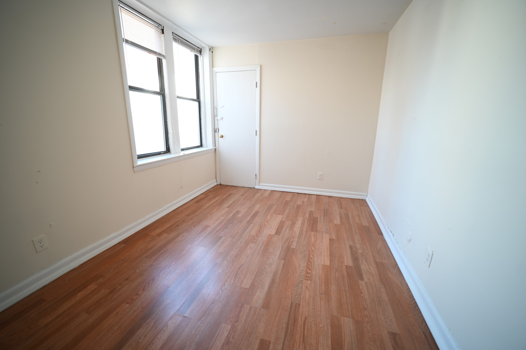 3 bed, 1.5 bath apartment for rent at 1131 Commonwealth Ave Unit 2, Allston — photo 4 of 13