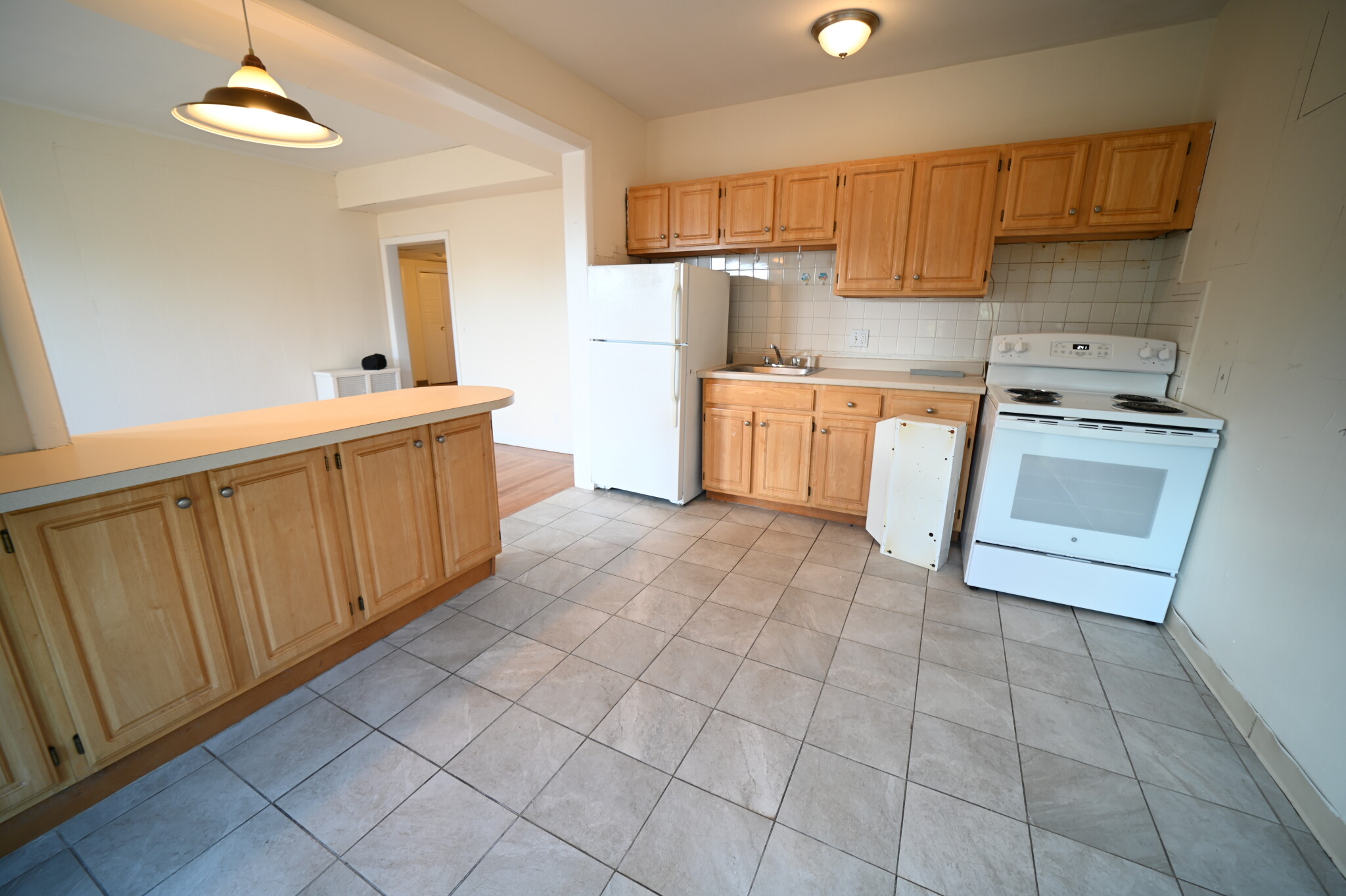 3 bed, 1.5 bath apartment for rent at 1131 Commonwealth Ave Unit 2, Allston — photo 3 of 13