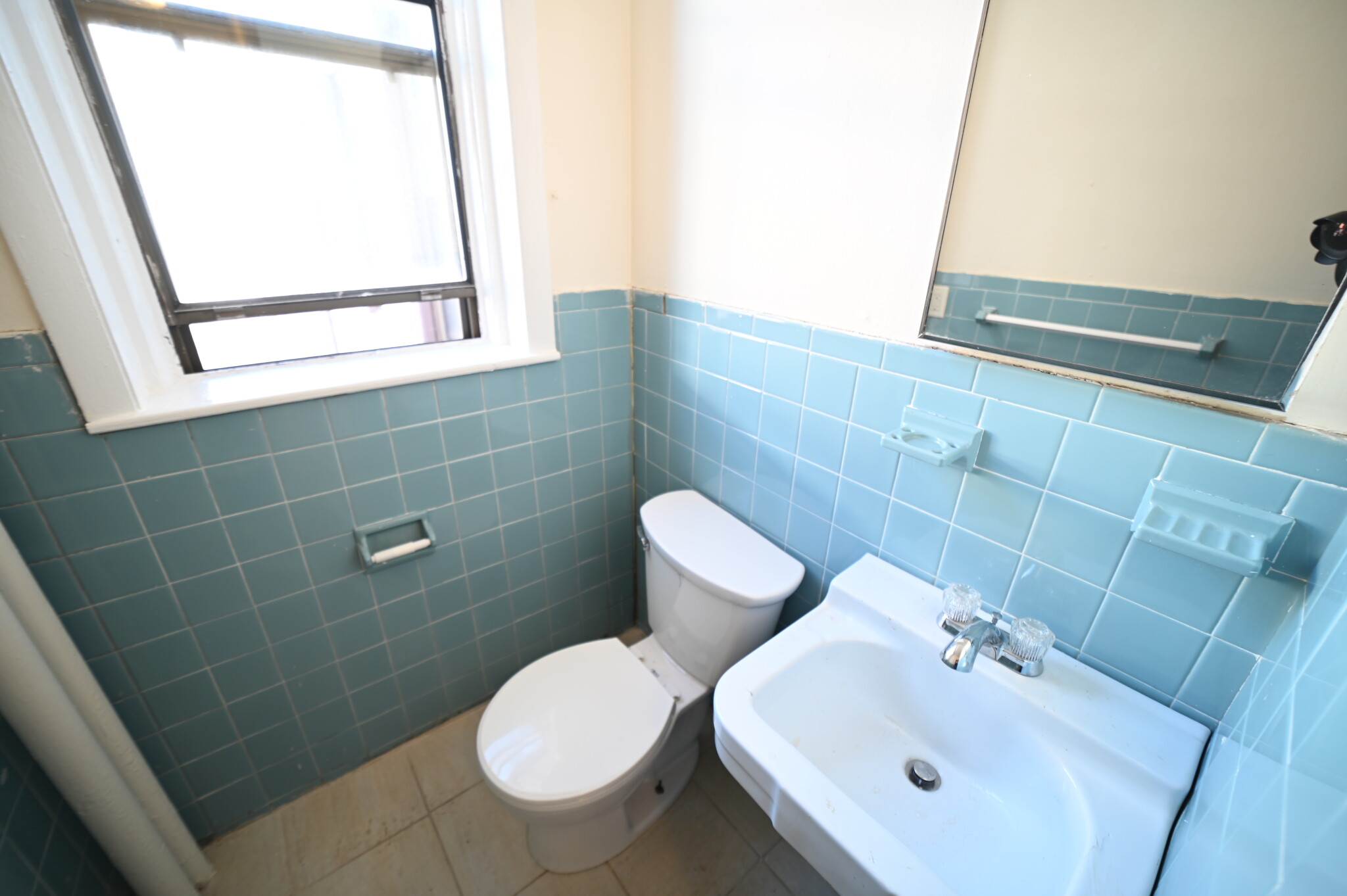 3 bed, 1.5 bath apartment for rent at 1131 Commonwealth Ave Unit 2, Allston — photo 11 of 13