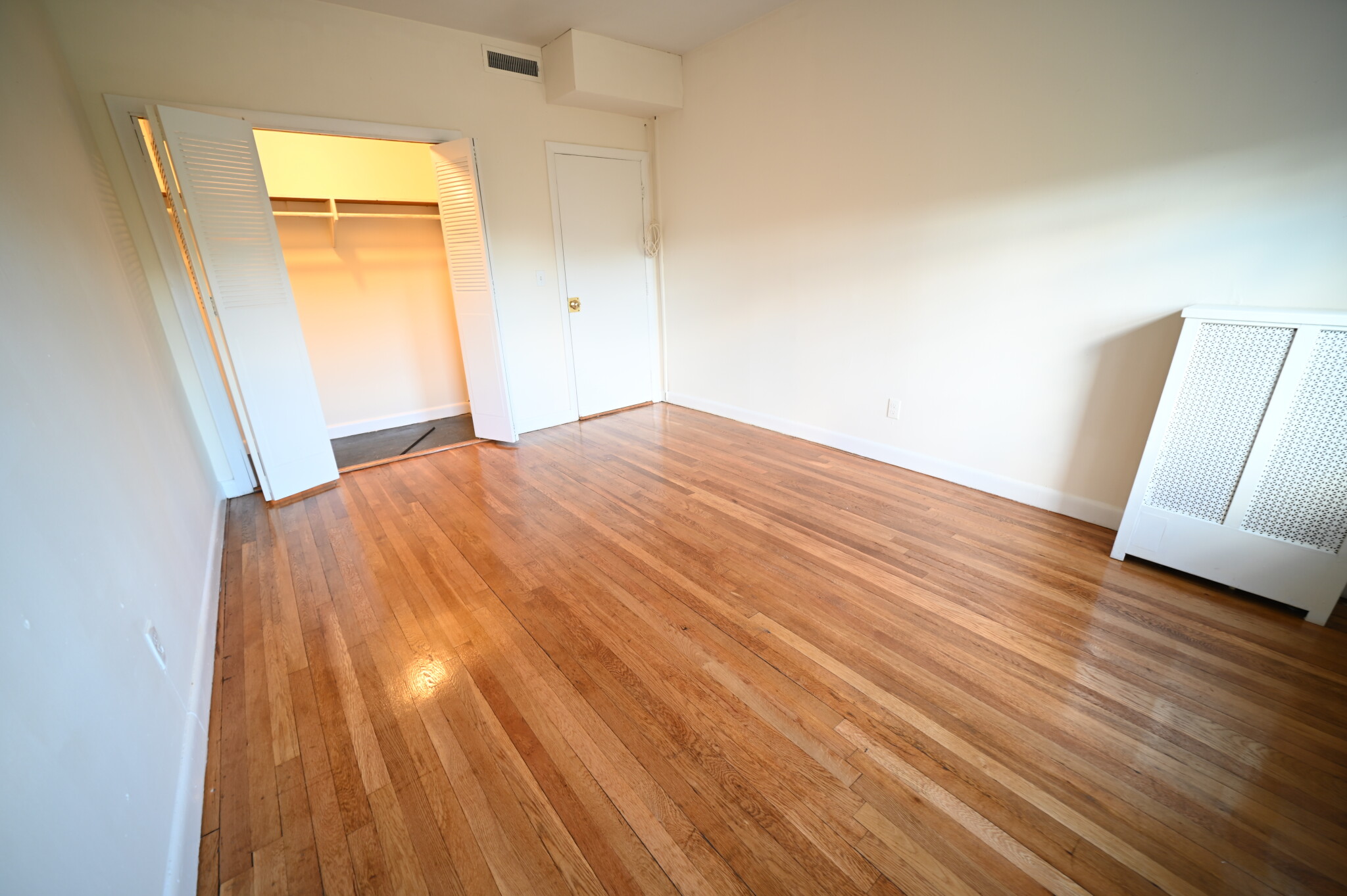 3 bed, 1.5 bath apartment for rent at 1131 Commonwealth Ave Unit 2, Allston — photo 8 of 13
