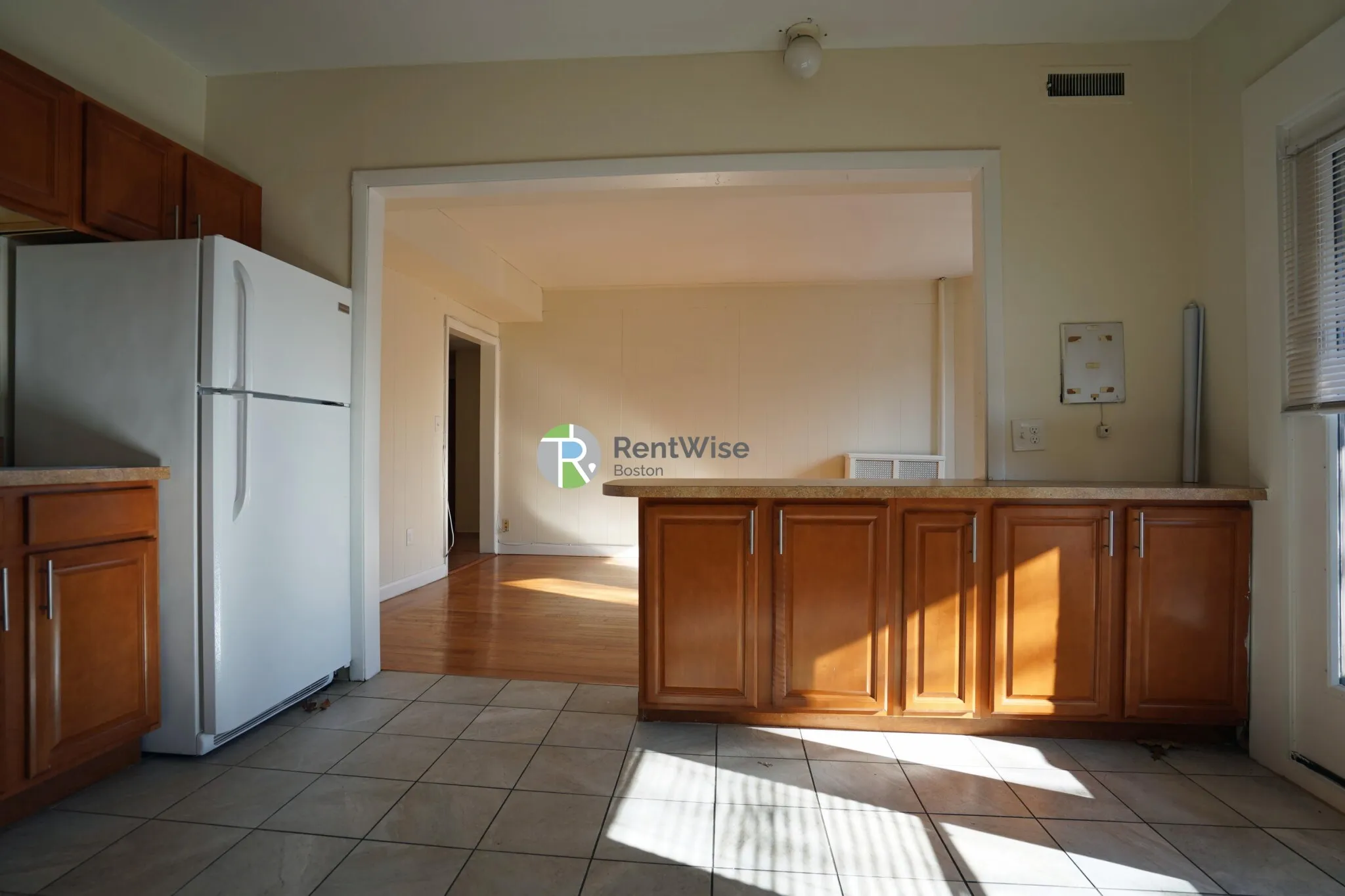 3 bed, 1.5 bath apartment for rent at 1131 Commonwealth Ave Unit 5, Allston — photo 6 of 28