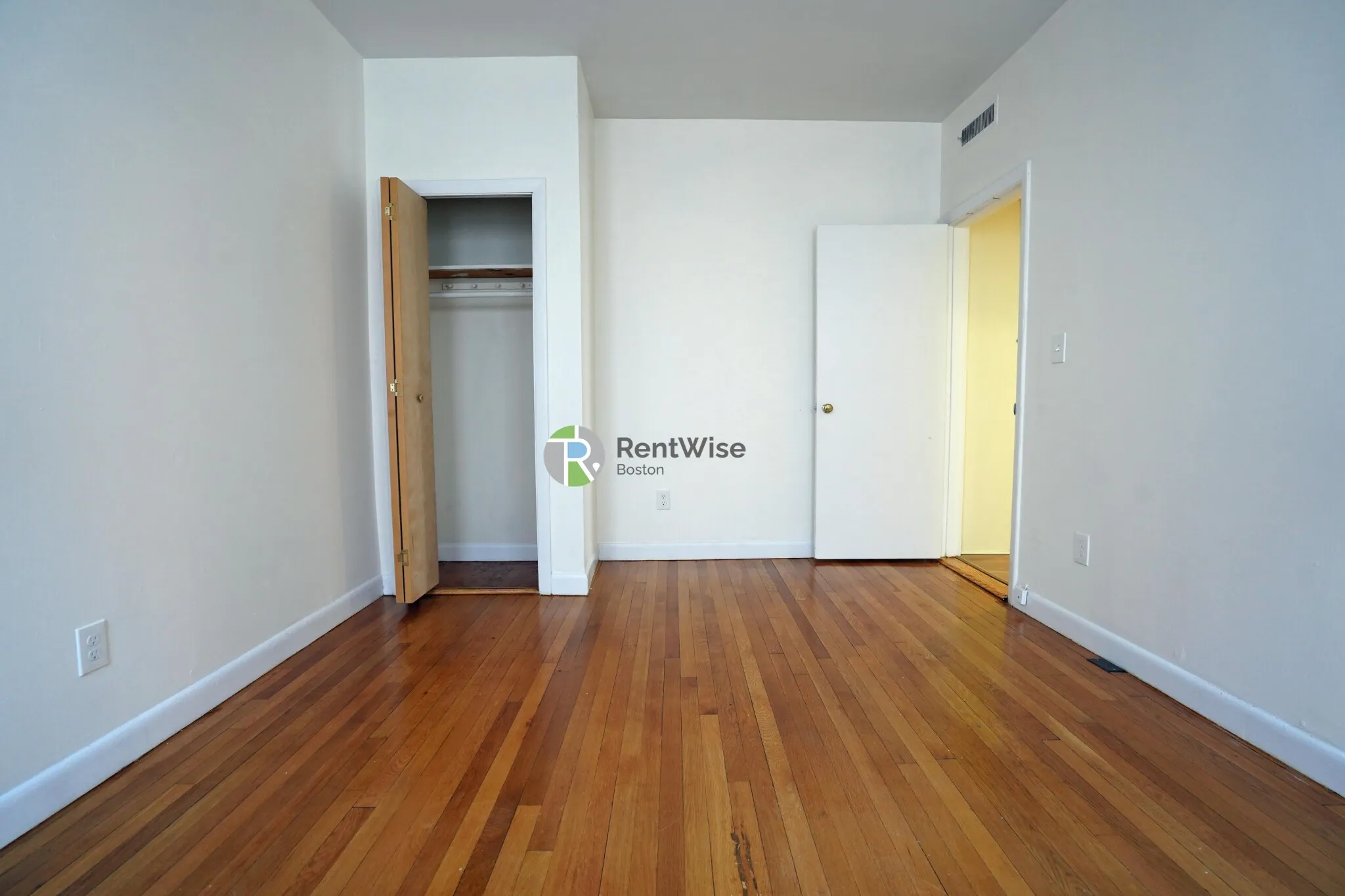 3 bed, 1.5 bath apartment for rent at 1131 Commonwealth Ave Unit 5, Allston — photo 18 of 28