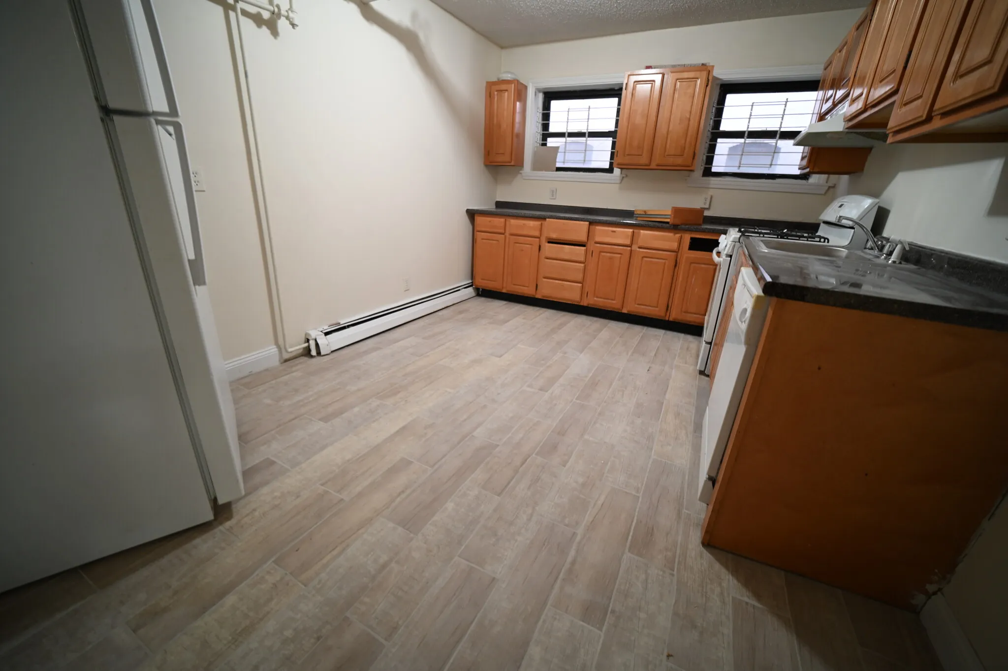 3 bed, 2 bath apartment for rent at 1131 Commonwealth Ave Unit A, Allston — photo 2 of 20