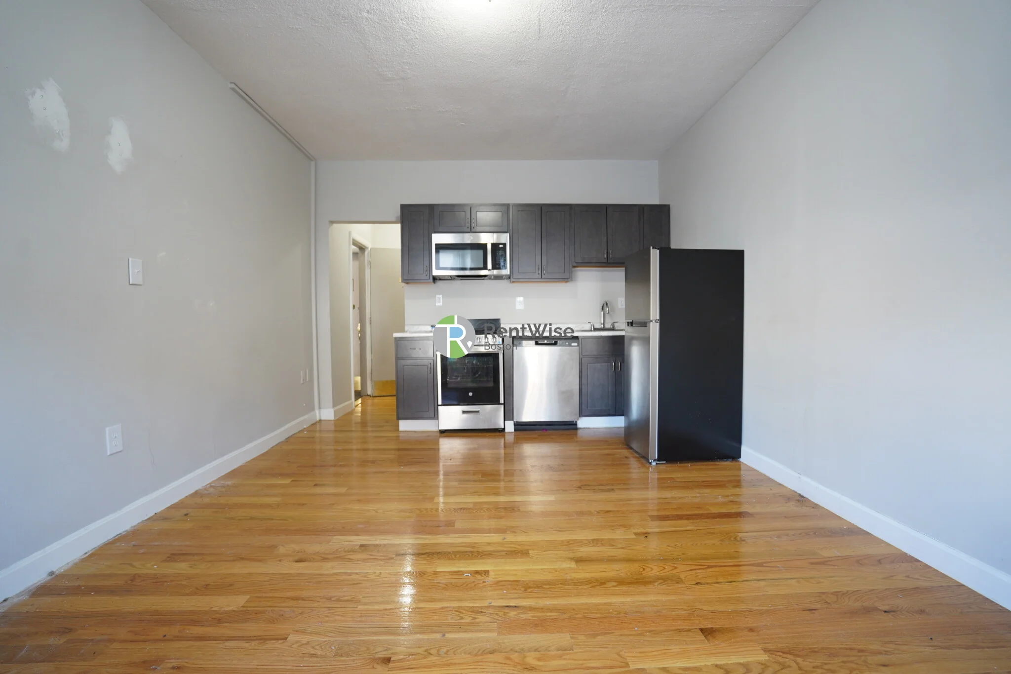 2 bed, 1 bath apartment for rent at 1132 Commonwealth Ave Unit 1, North Brookline — photo 5 of 7