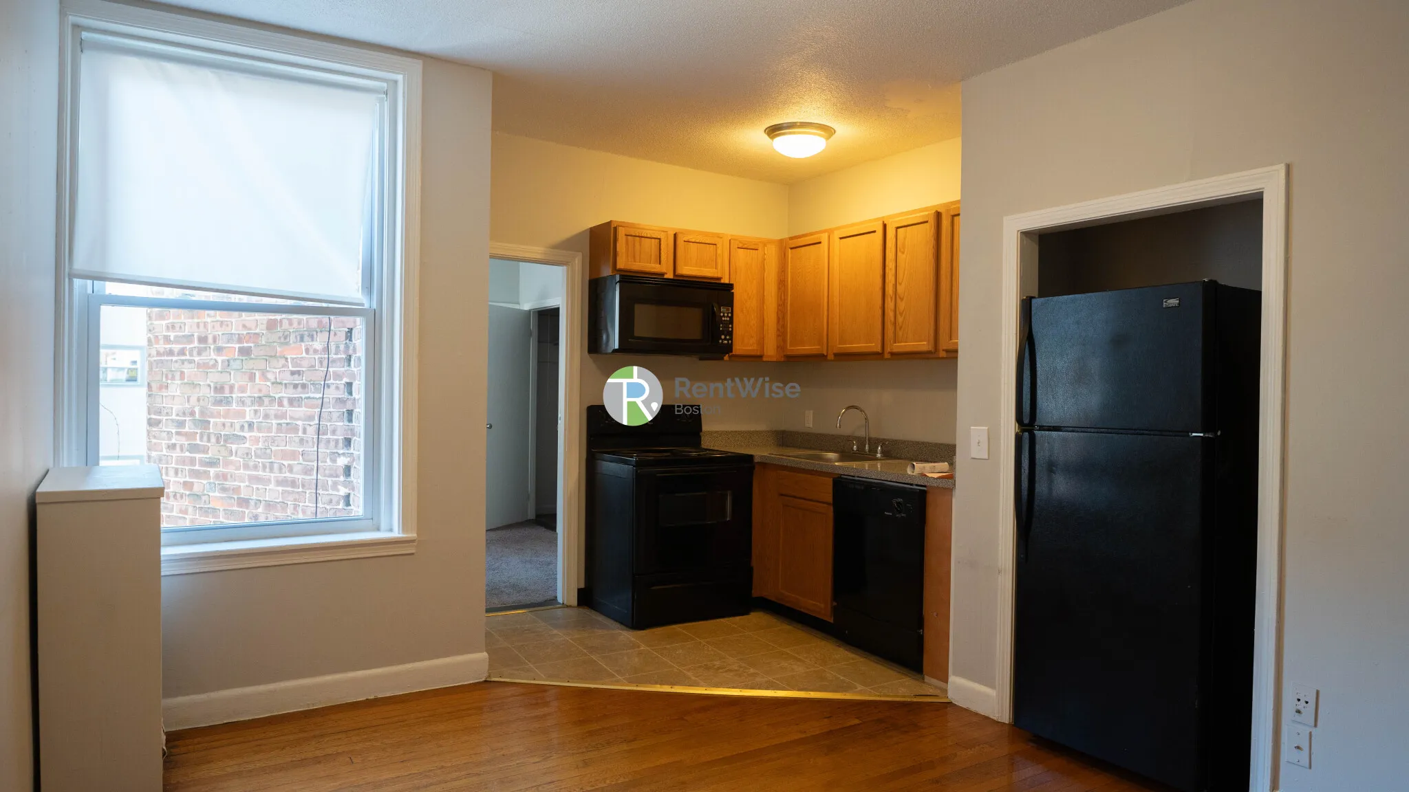 2 bed, 1 bath apartment for rent at 1132 Commonwealth Ave Unit 8, North Brookline