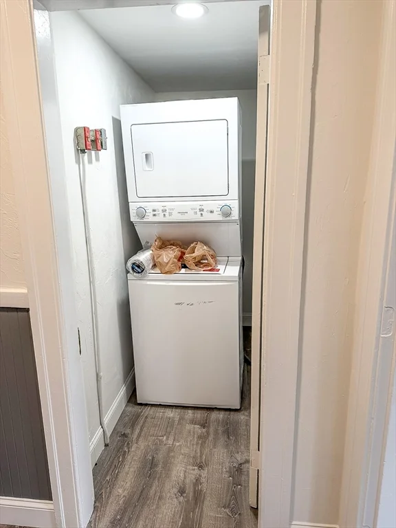 3 bed, 1 bath apartment for rent at 1132 W Boylston St Unit 1, Greendale — photo 12 of 41