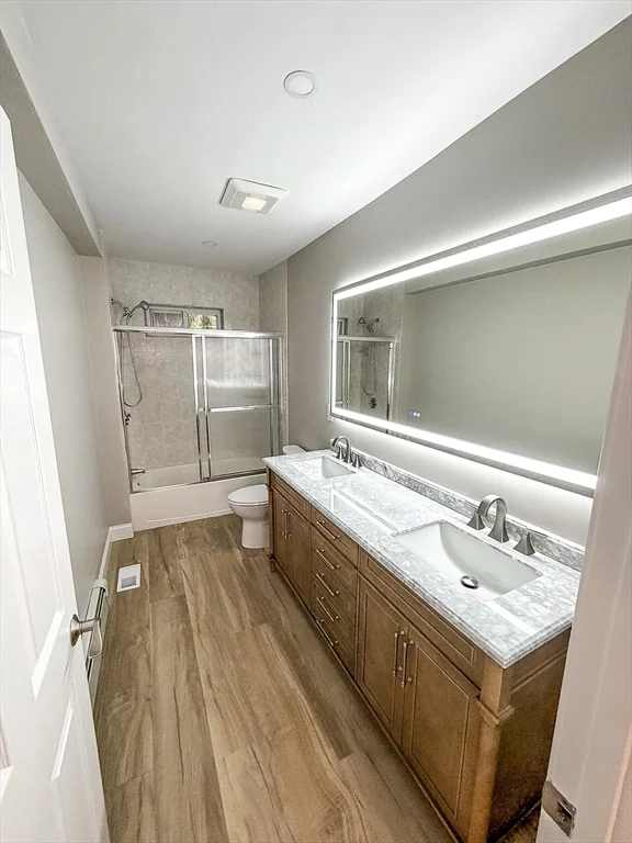 3 bed, 1 bath apartment for rent at 1132 W Boylston St Unit 1, Greendale — photo 11 of 41