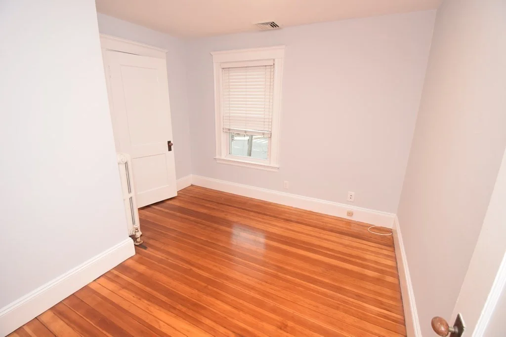 2 bed, 1 bath apartment for rent at 1133 Beacon Unit 2, Newton — photo 6 of 14