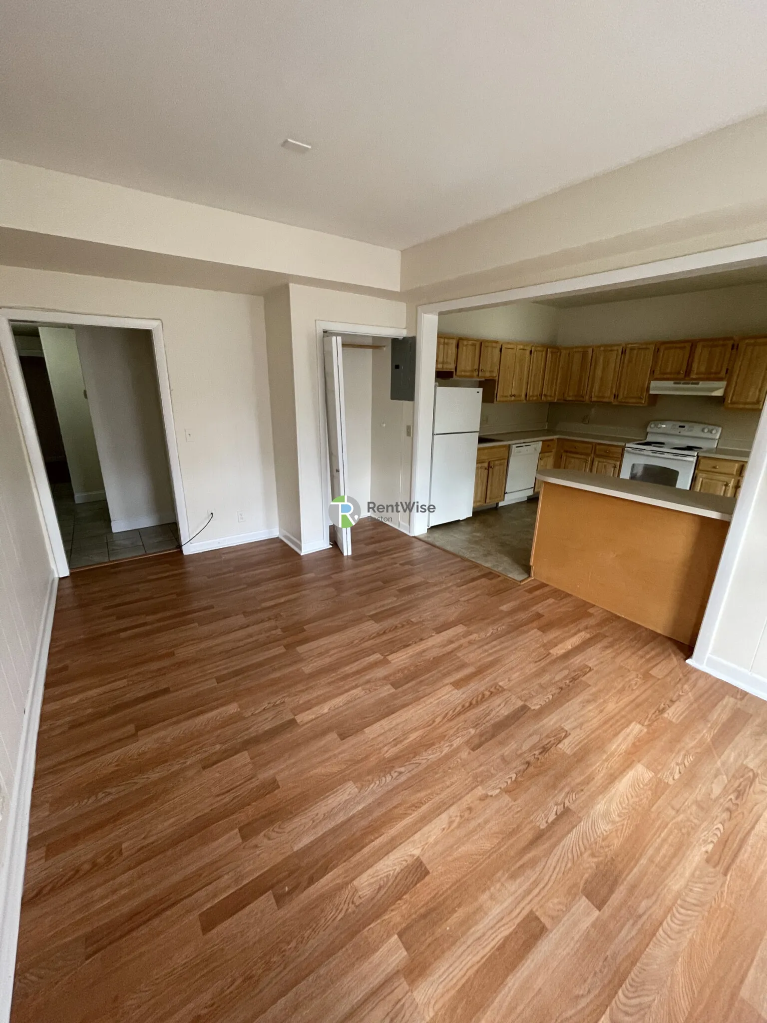 2 bed, 1 bath apartment for rent at 1133 Commonwealth Ave Unit 01, Brighton — photo 2 of 29