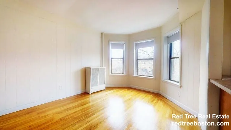 2 bed, 1 bath apartment for rent at 1133 Commonwealth Ave Unit 1, Brighton — photo 1 of 8