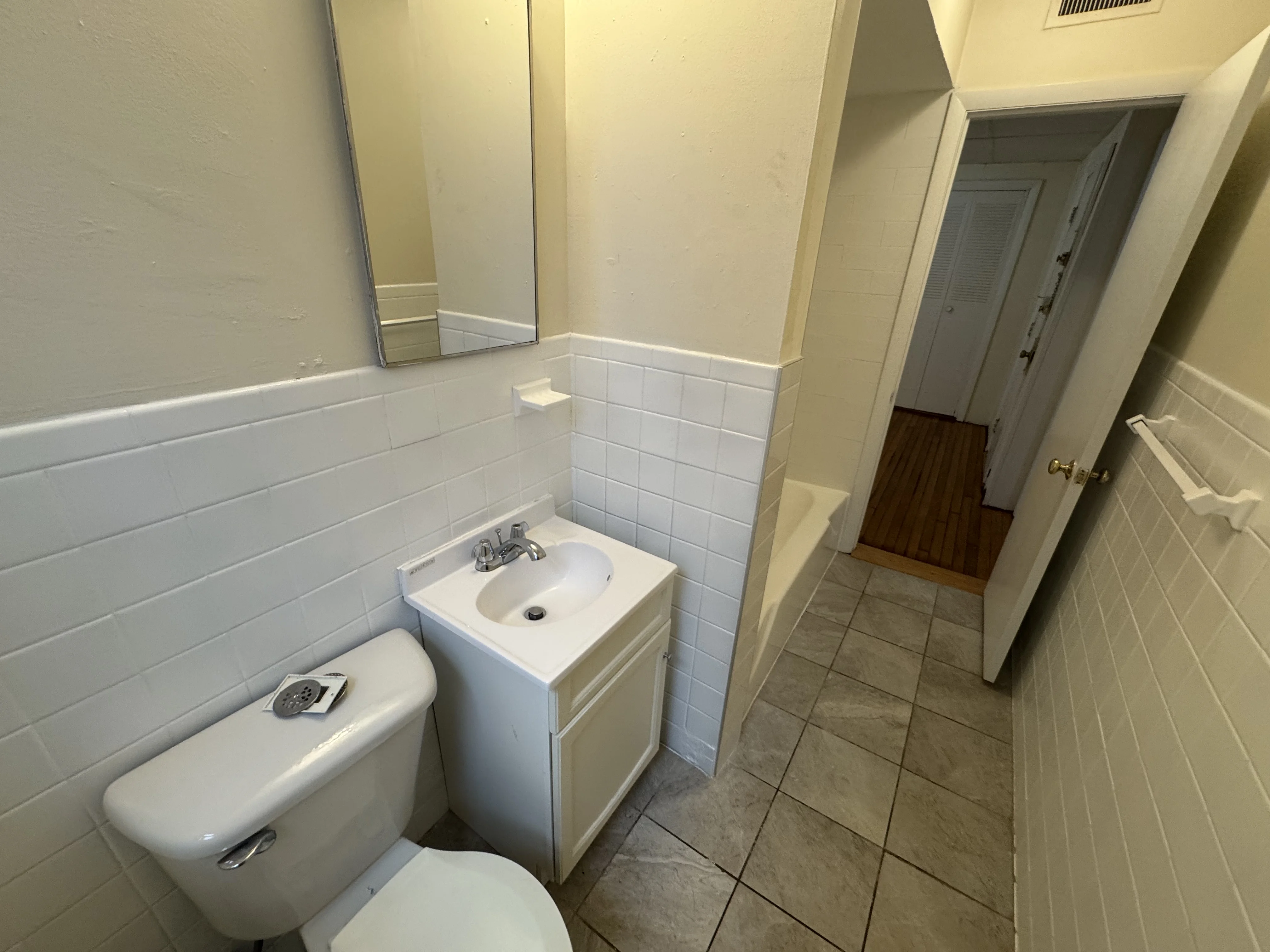 3 bed, 1.5 bath apartment for rent at 1133 Commonwealth Ave Unit 1133-3, Brighton — photo 13 of 16