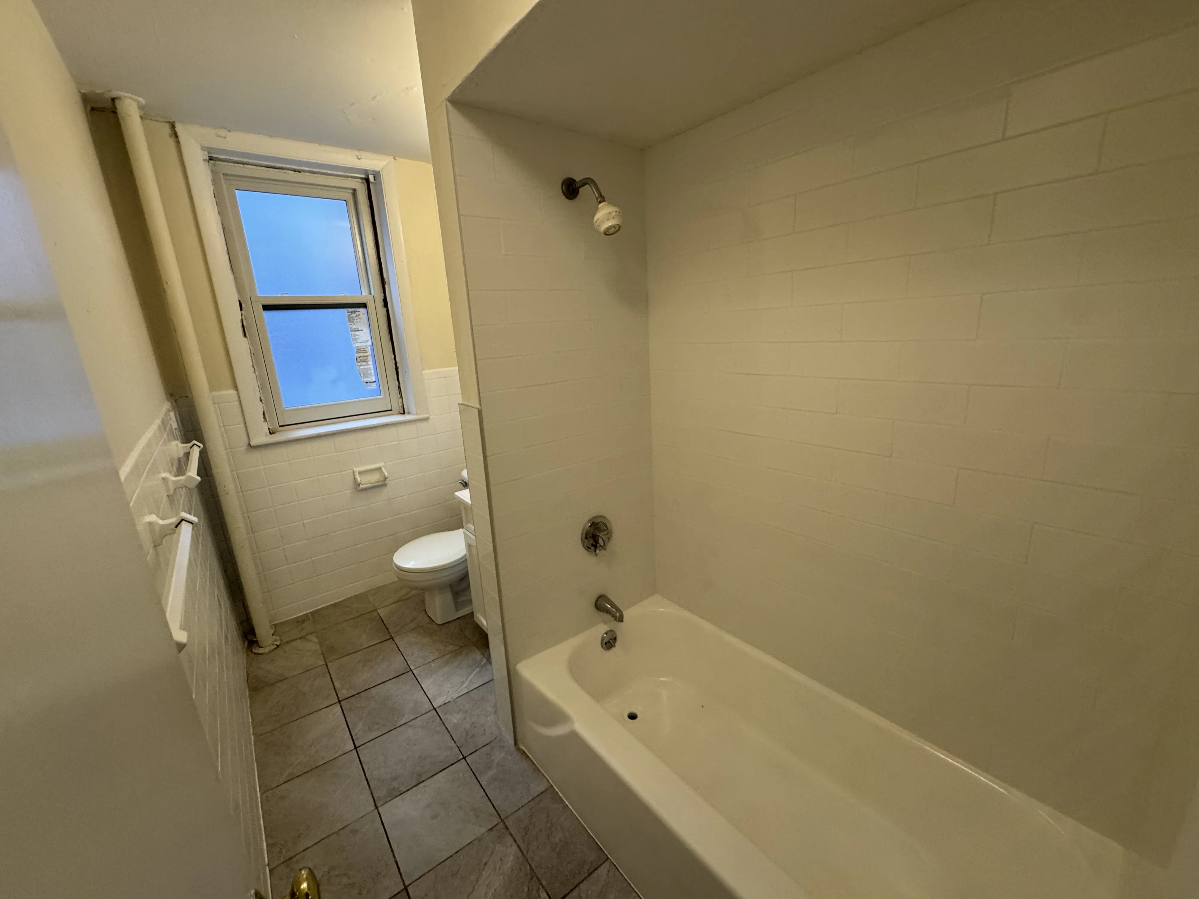 3 bed, 1.5 bath apartment for rent at 1133 Commonwealth Ave Unit 1133-3, Brighton — photo 12 of 16