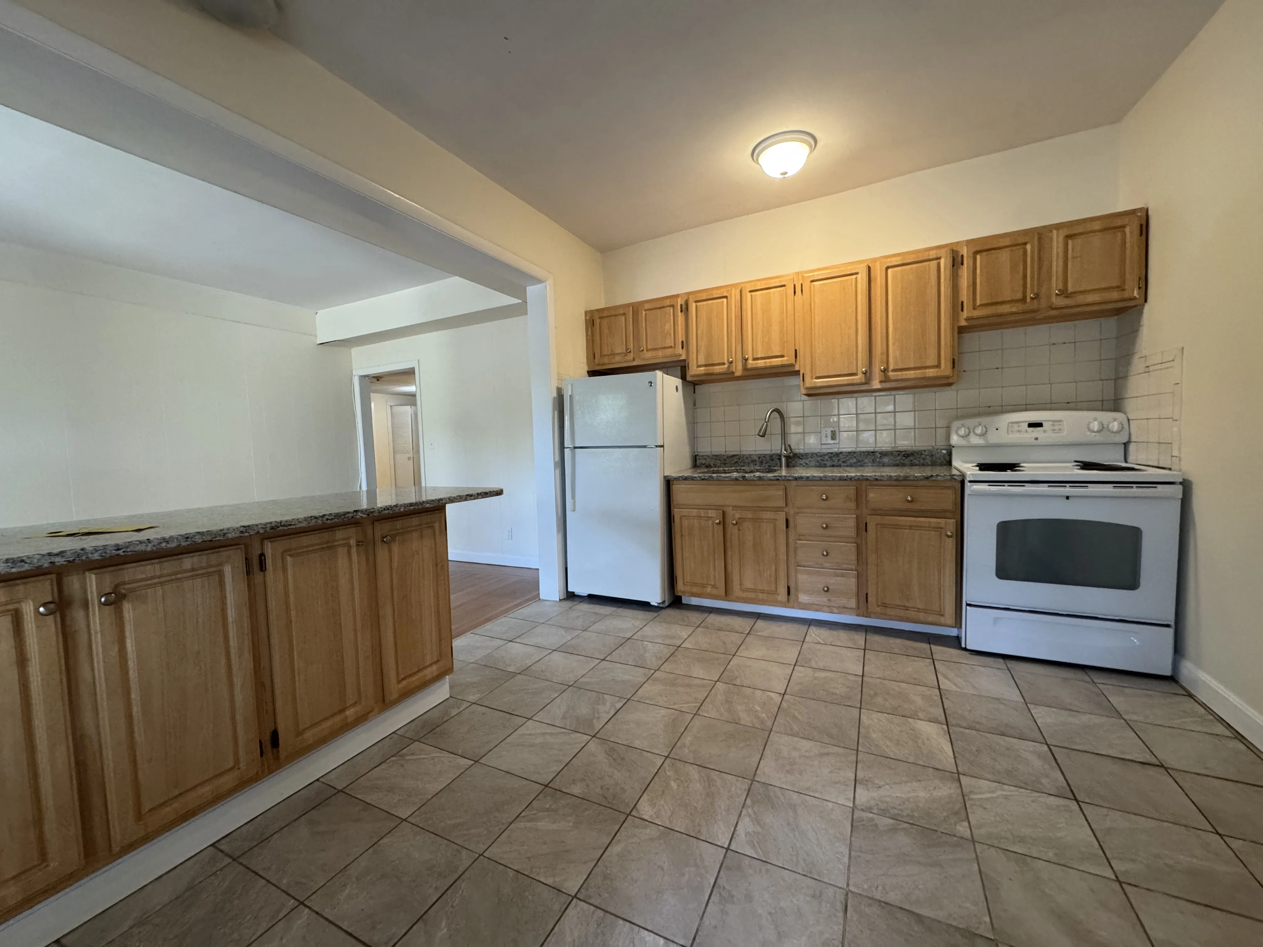 3 bed, 1.5 bath apartment for rent at 1133 Commonwealth Ave Unit 1133-3, Brighton