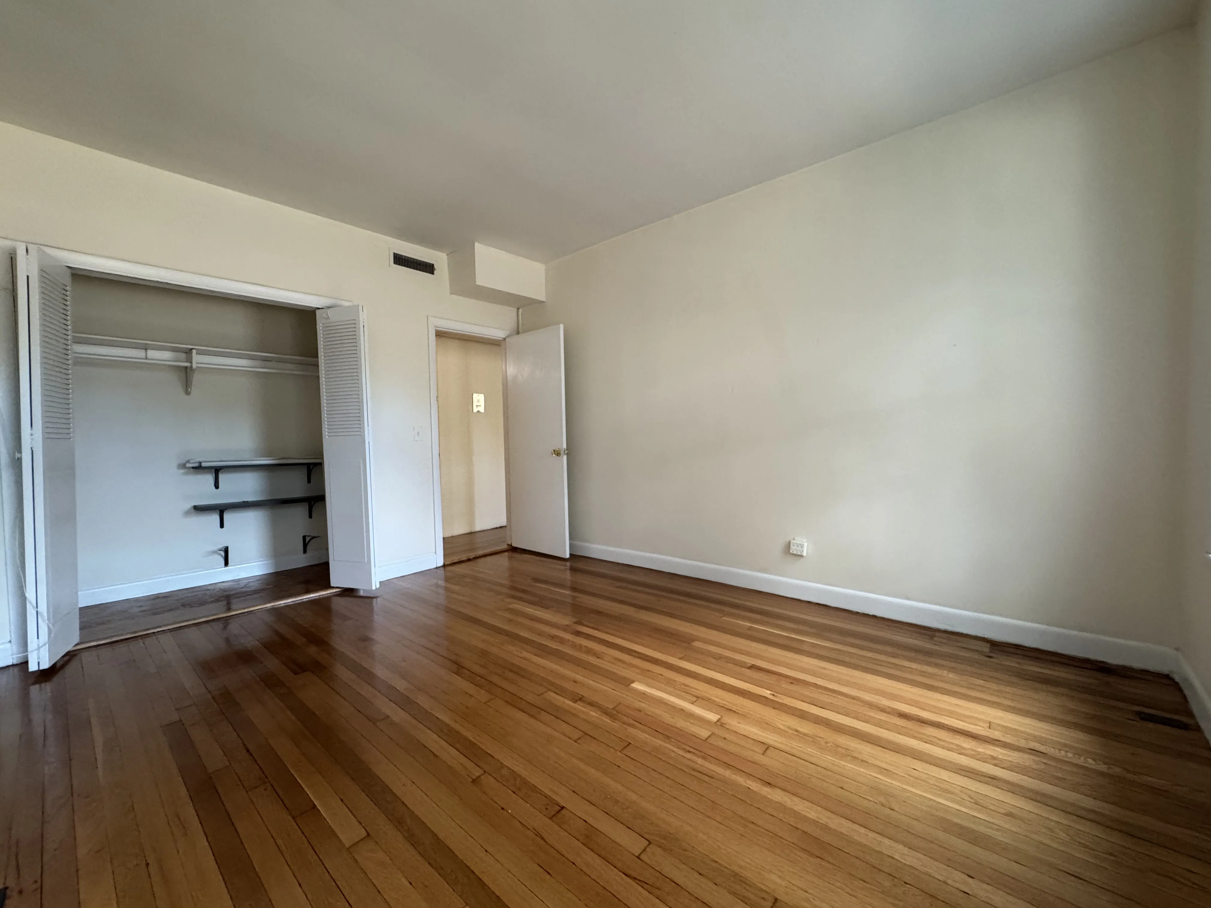3 bed, 1.5 bath apartment for rent at 1133 Commonwealth Ave Unit 1133-3, Brighton — photo 10 of 16