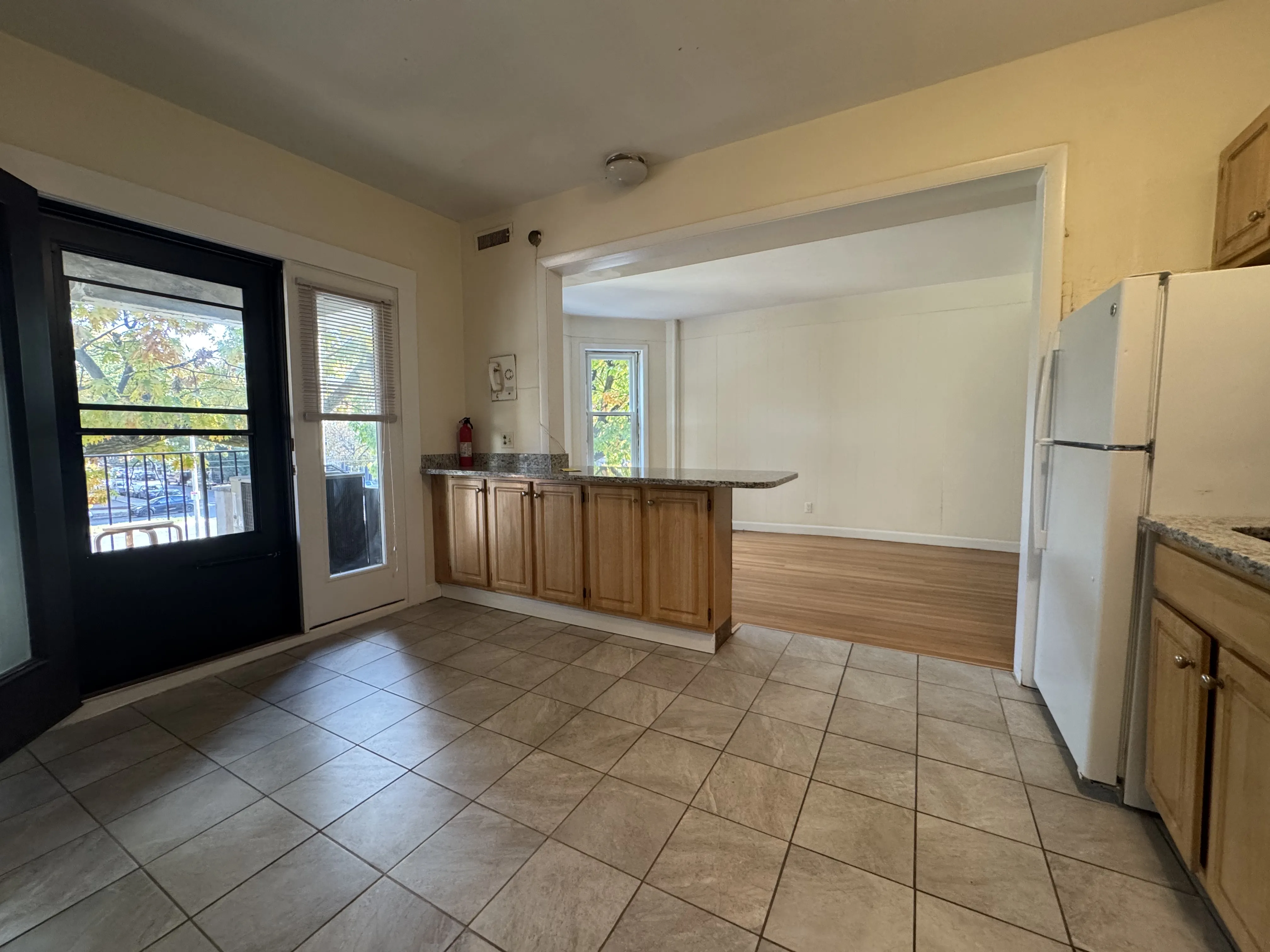 3 bed, 1.5 bath apartment for rent at 1133 Commonwealth Ave Unit 1133-3, Brighton — photo 2 of 16