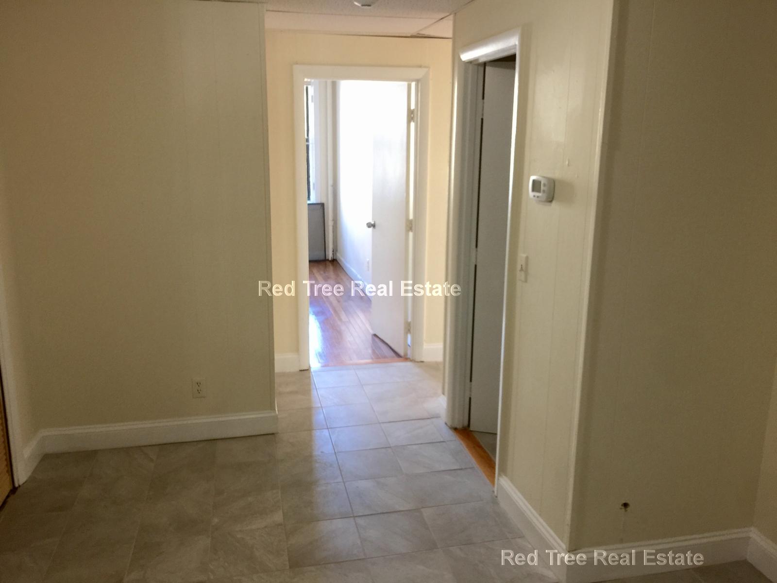 3 bed, 1.5 bath apartment for rent at 1133 Commonwealth Ave Unit 3, Allston — photo 5 of 9