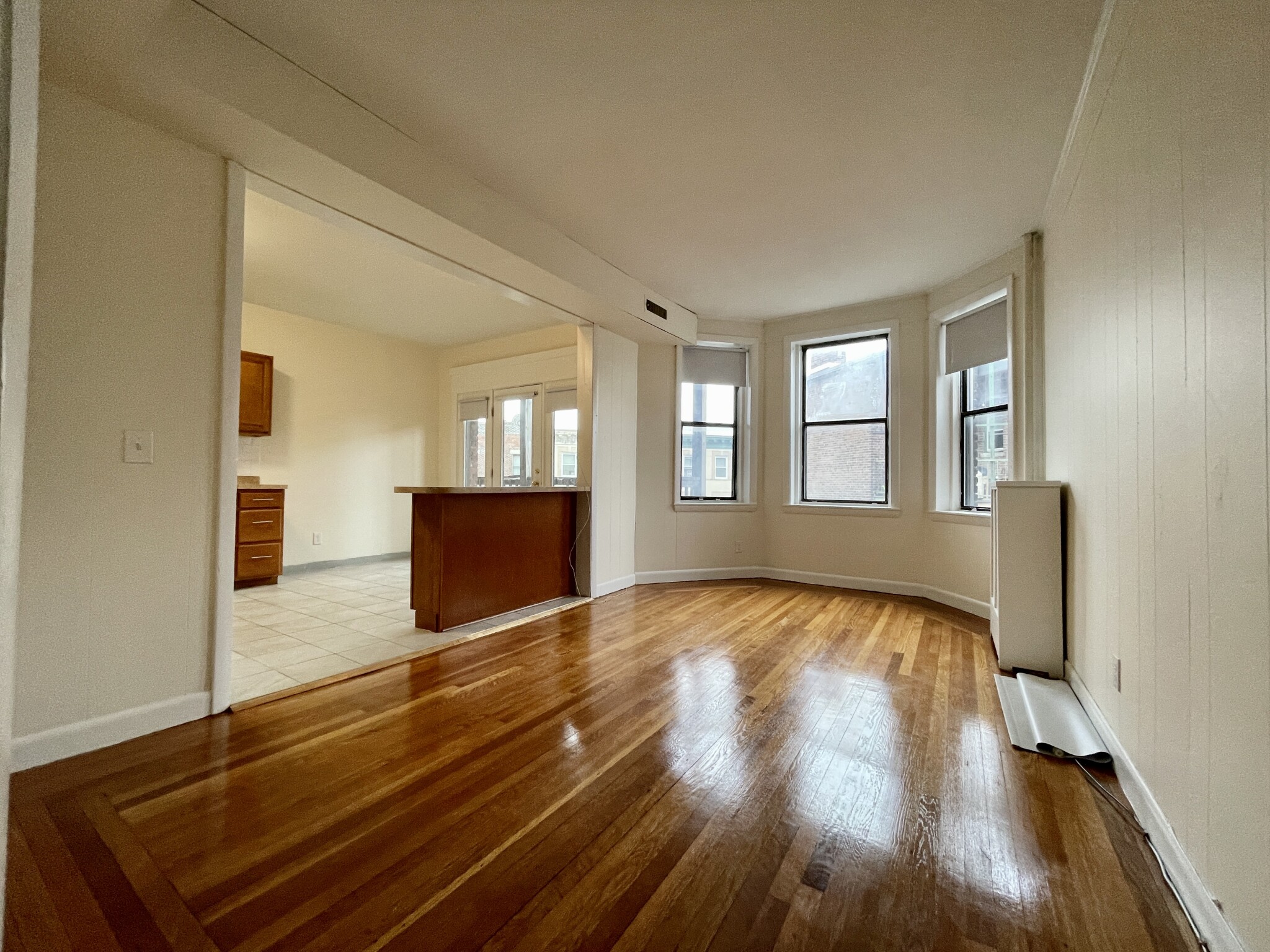 3 bed, 1.5 bath apartment for rent at 1133 Commonwealth Ave Unit 4, Allston — photo 22 of 33