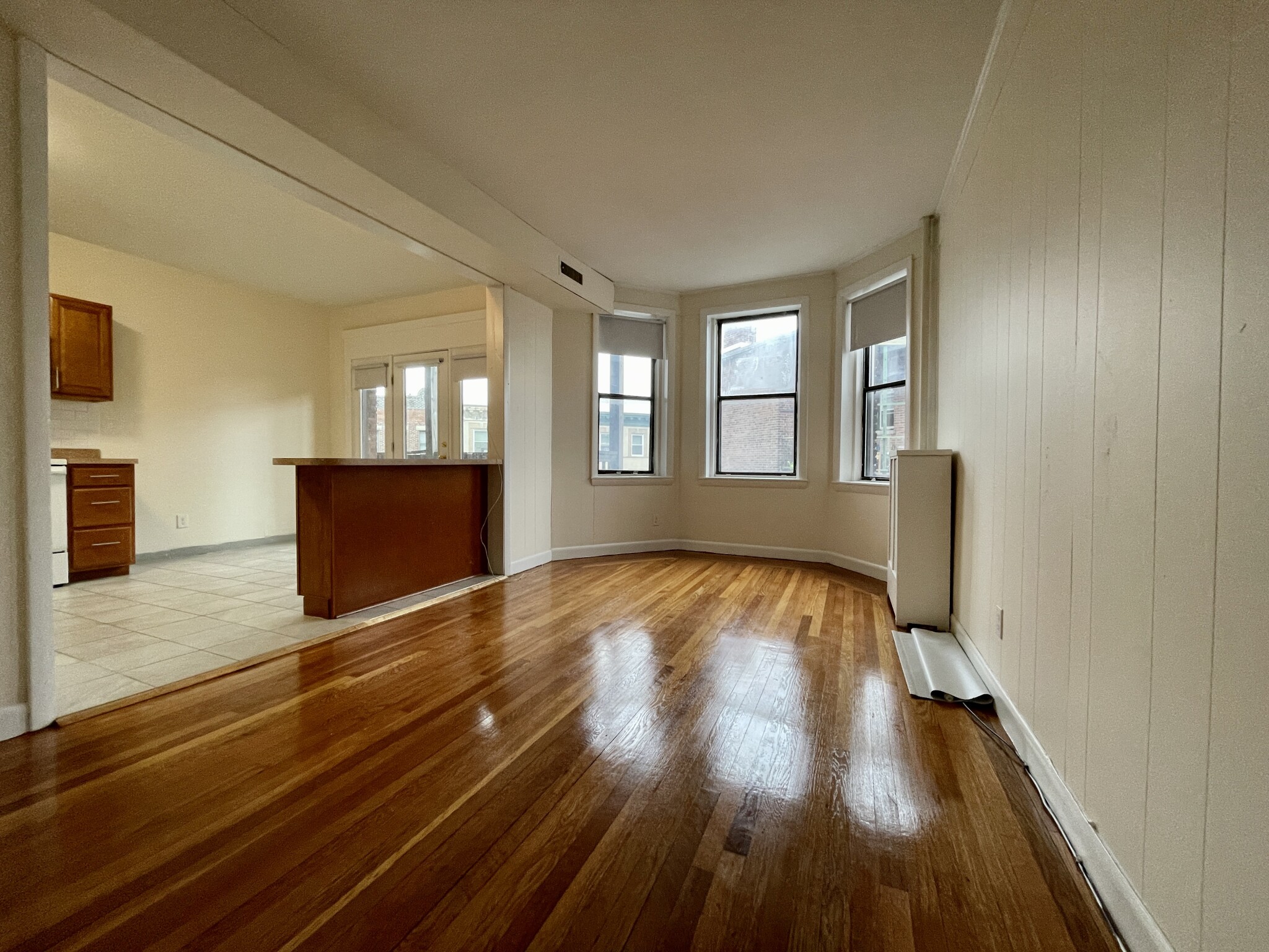 3 bed, 1.5 bath apartment for rent at 1133 Commonwealth Ave Unit 4, Allston — photo 24 of 33