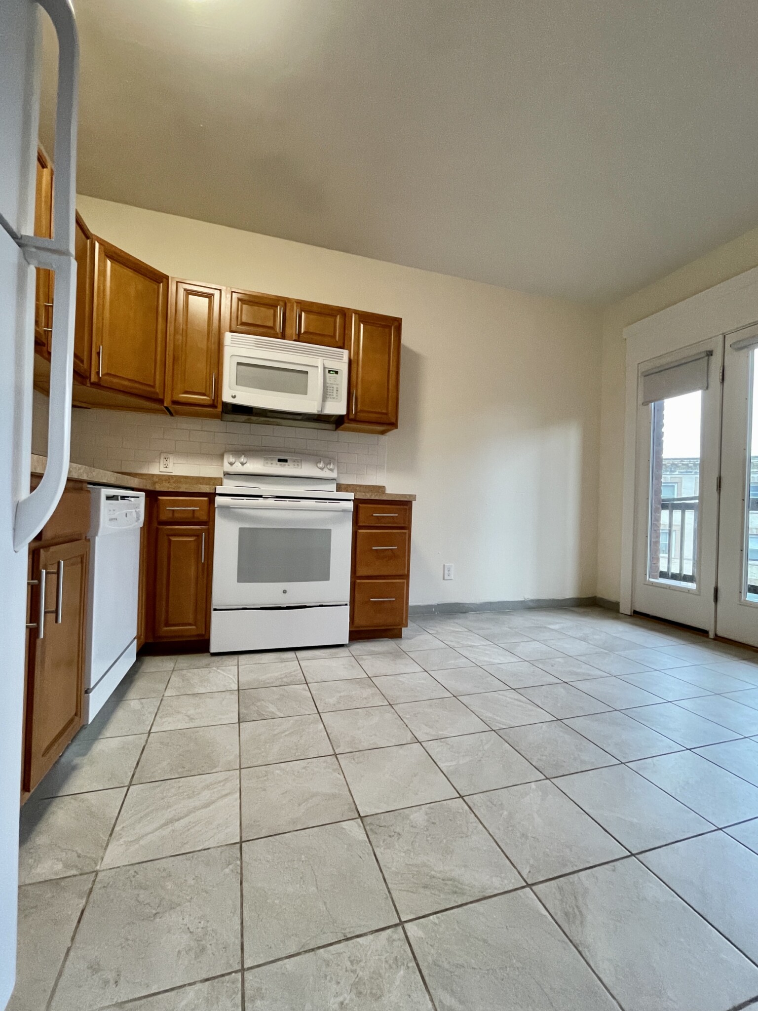 3 bed, 1.5 bath apartment for rent at 1133 Commonwealth Ave Unit 4, Allston — photo 28 of 33