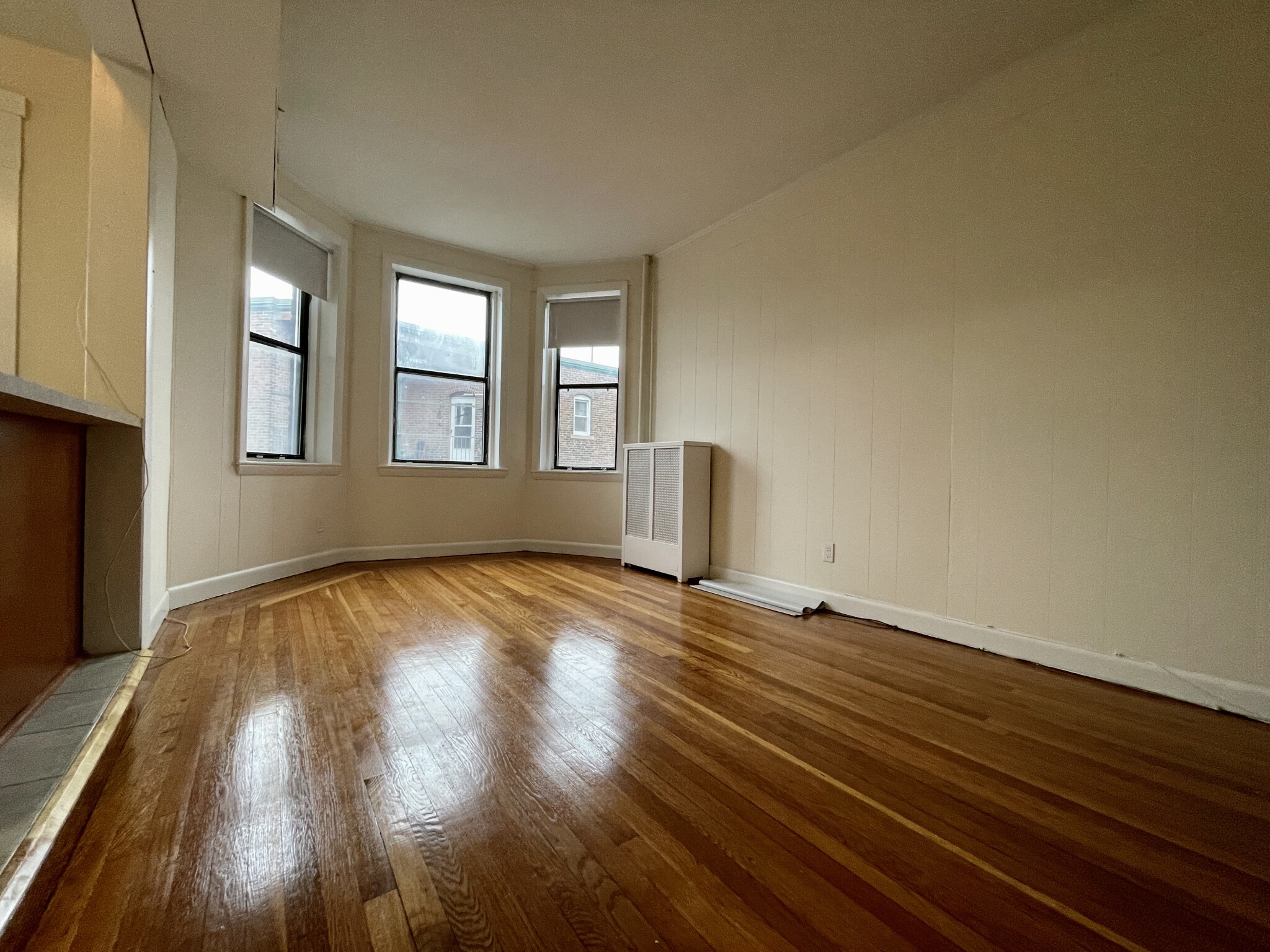 3 bed, 1.5 bath apartment for rent at 1133 Commonwealth Ave Unit 4, Allston — photo 27 of 33