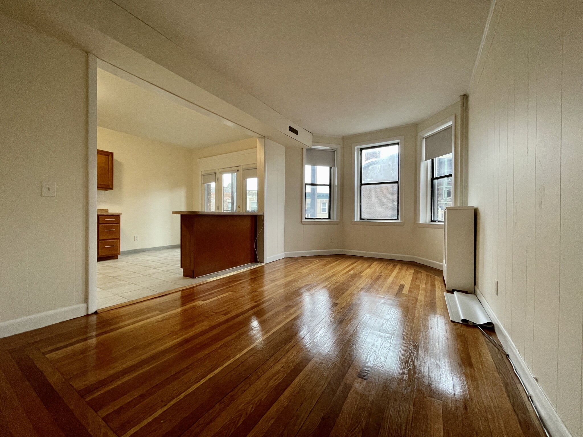 3 bed, 1.5 bath apartment for rent at 1133 Commonwealth Ave Unit 4, Allston — photo 21 of 33