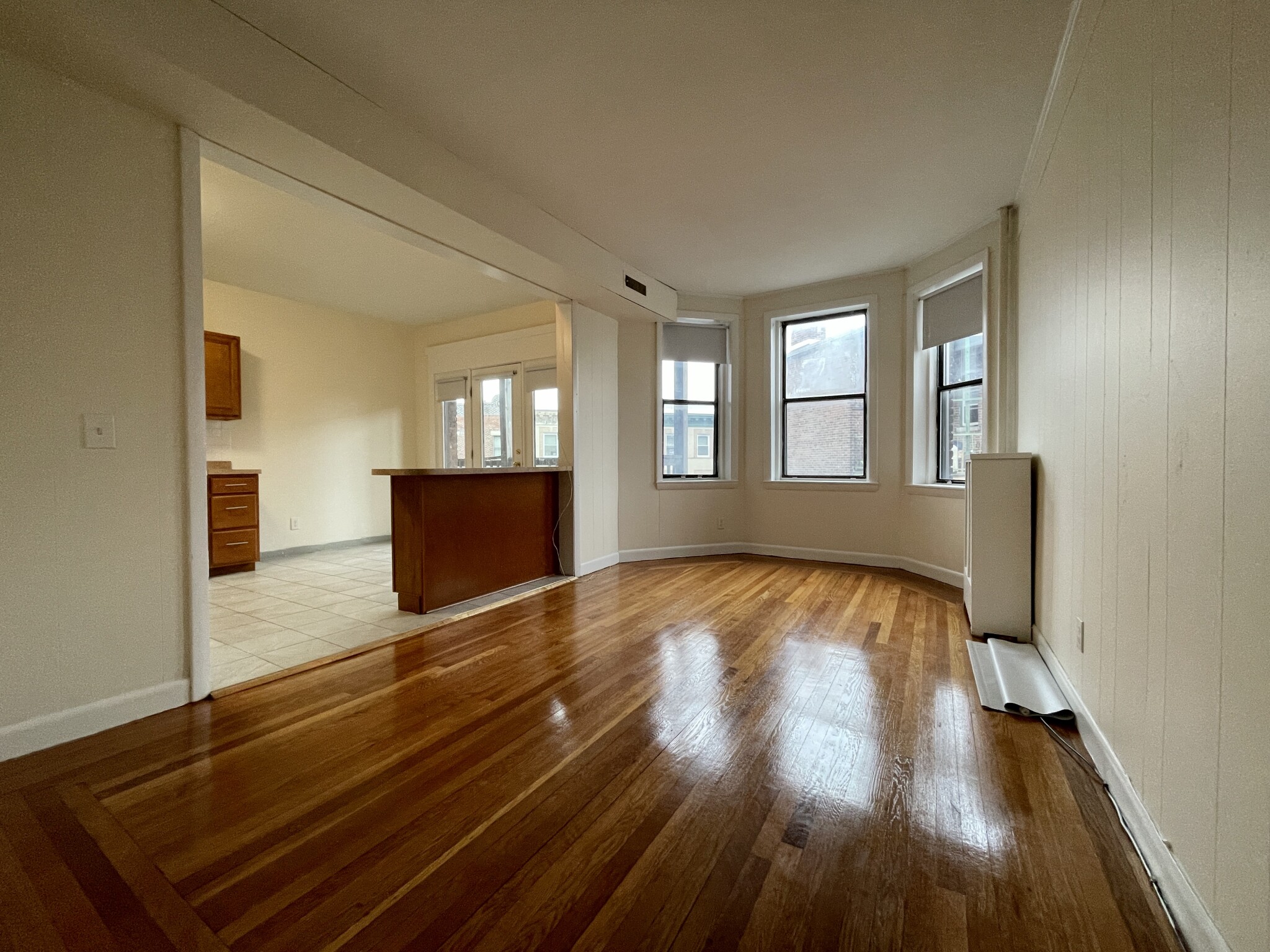 3 bed, 1.5 bath apartment for rent at 1133 Commonwealth Ave Unit 4, Allston — photo 23 of 33