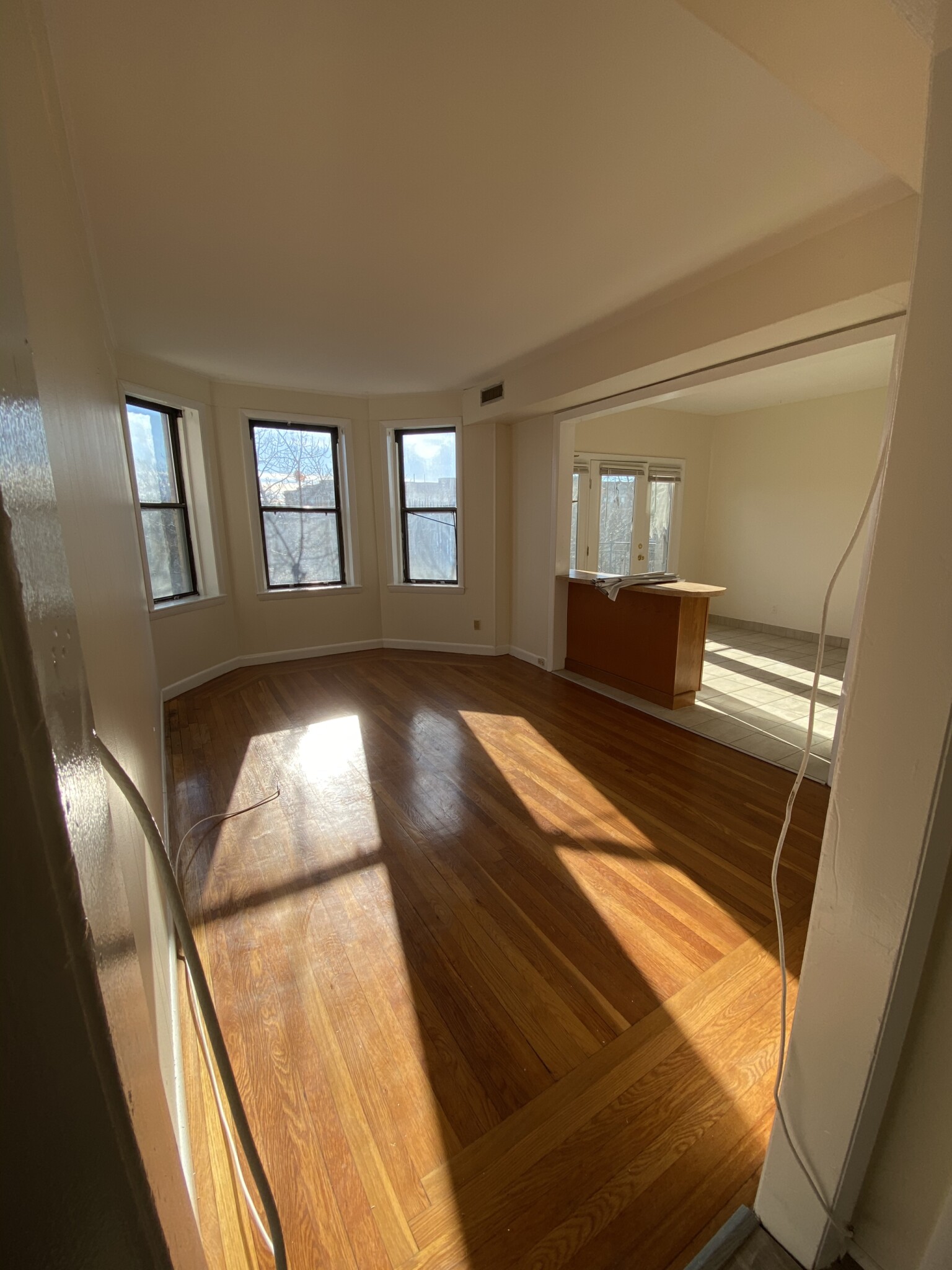 3 bed, 1.5 bath apartment for rent at 1133 Commonwealth Ave Unit 4, Allston — photo 5 of 33