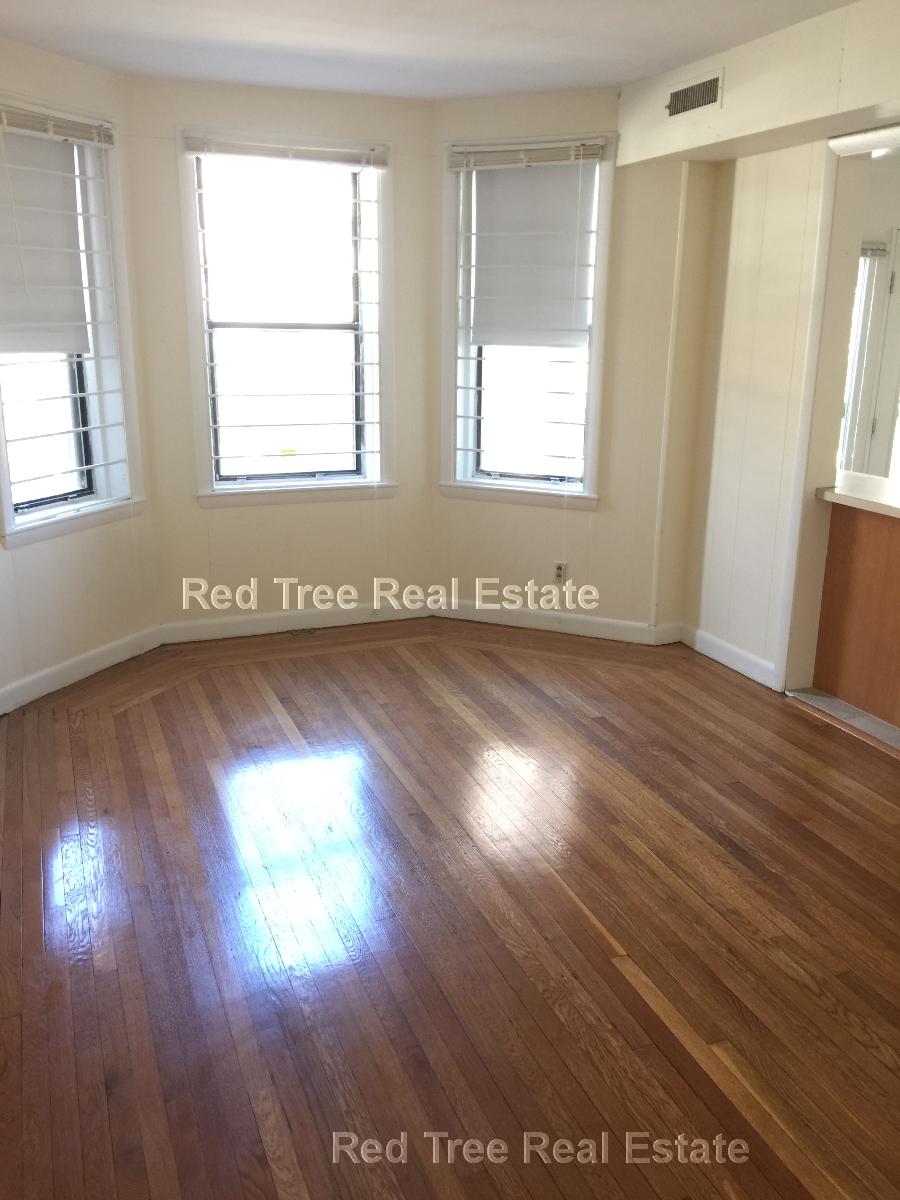 3 bed, 1.5 bath apartment for rent at 1133 Commonwealth Ave Unit 8, Allston