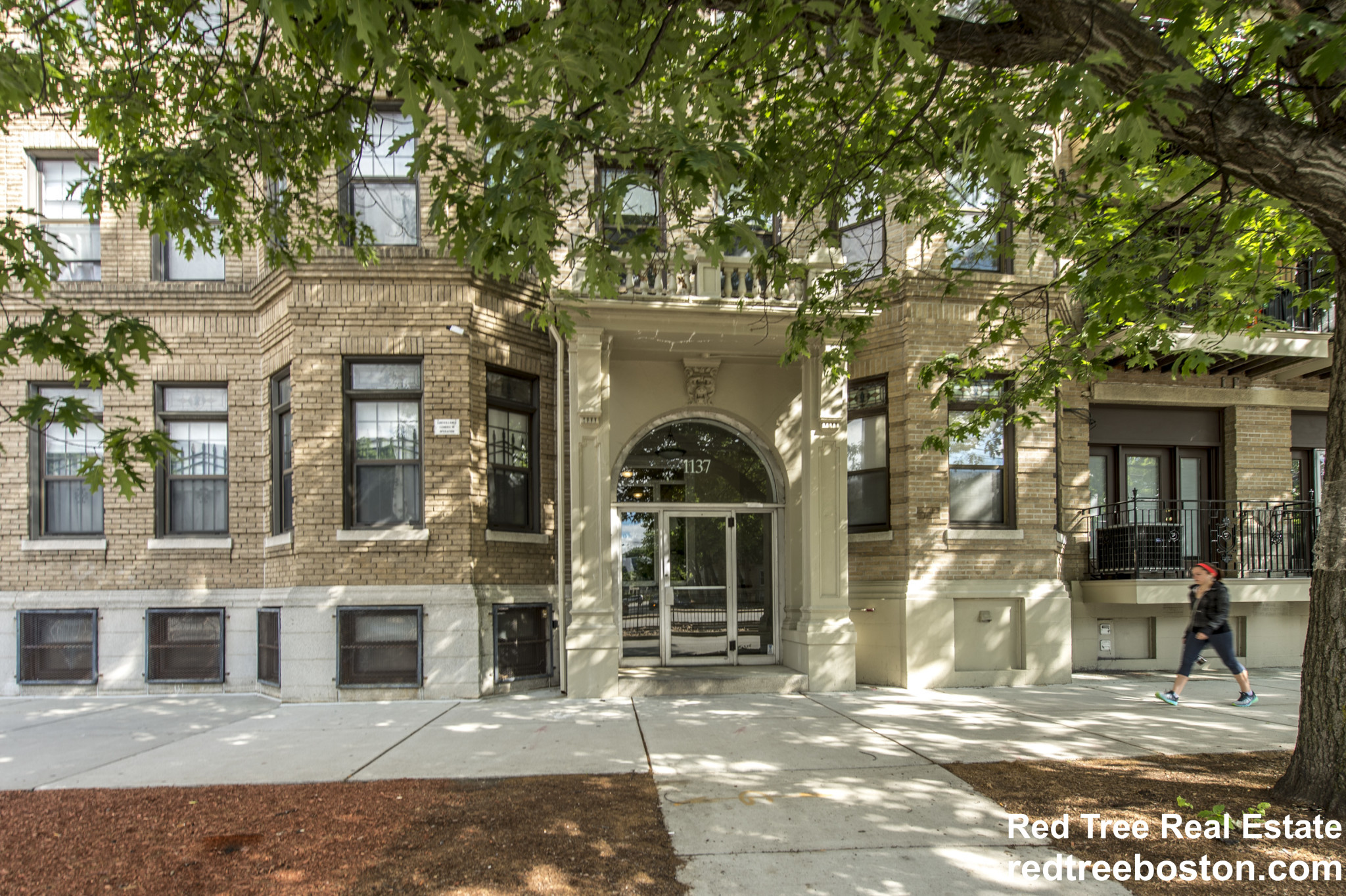 3 bed, 1.5 bath apartment for rent at 1133 Commonwealth Ave Unit 8, Allston — photo 8 of 9