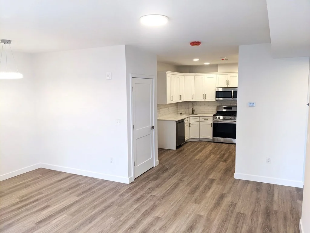 2 bed, 1 bath apartment for rent at 1133 Shore Rd Unit 0, Revere — photo 11 of 17