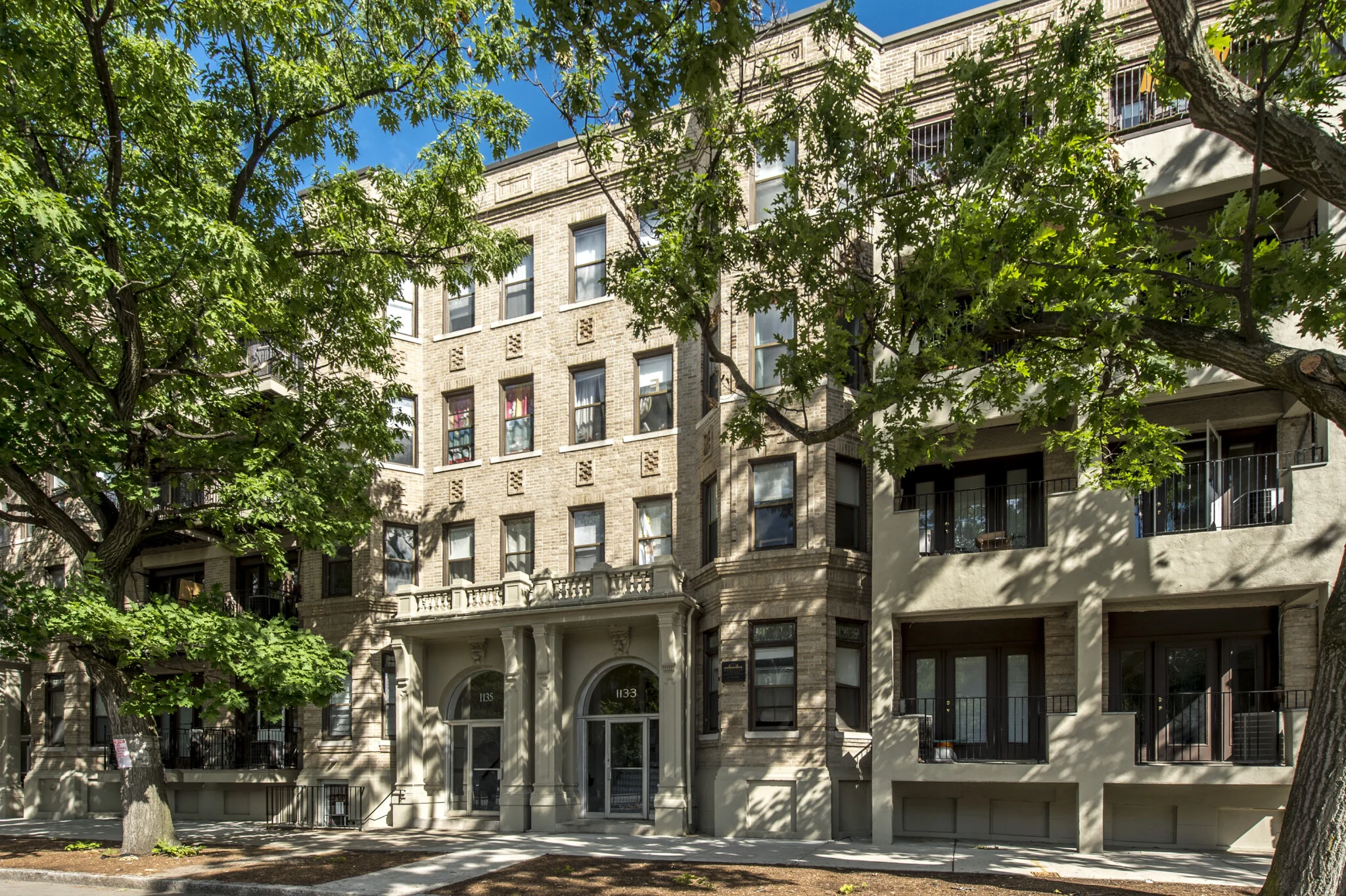 3 bed, 1.5 bath apartment for rent at 1135 Commonwealth Ave Unit 2, Brighton