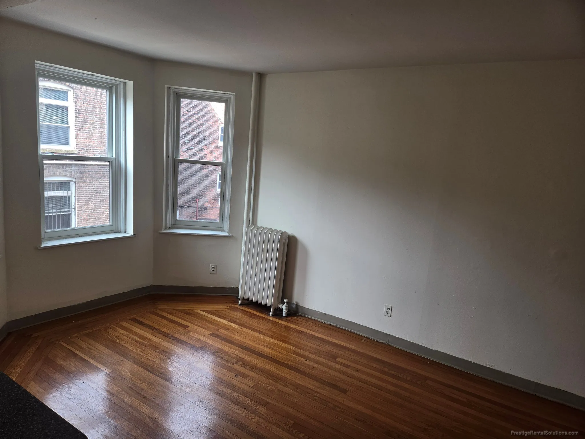 3 bed, 1.5 bath apartment for rent at 1135 Commonwealth Ave Unit 4, Allston — photo 3 of 13