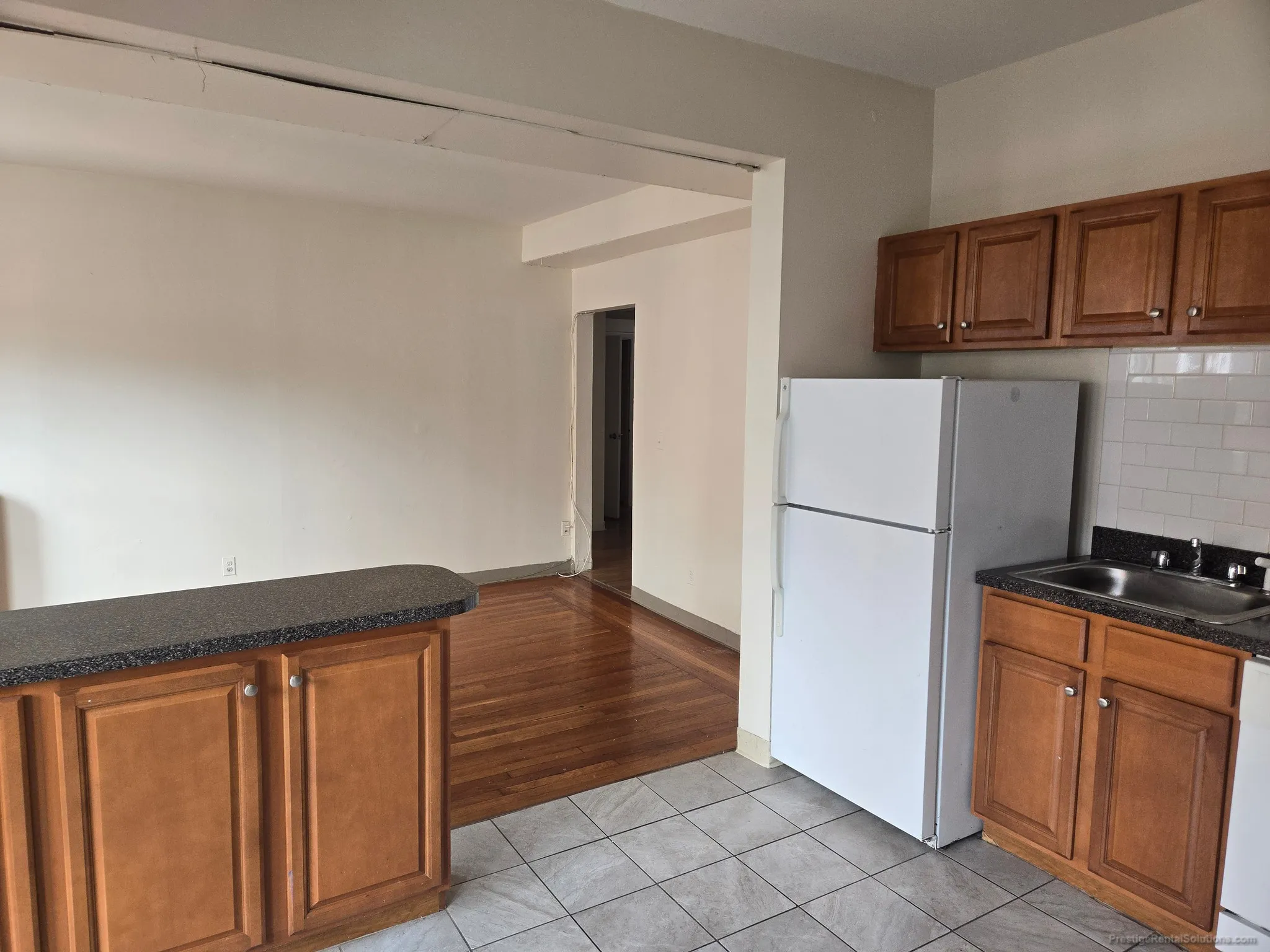 3 bed, 1.5 bath apartment for rent at 1135 Commonwealth Ave Unit 4, Allston — photo 10 of 13