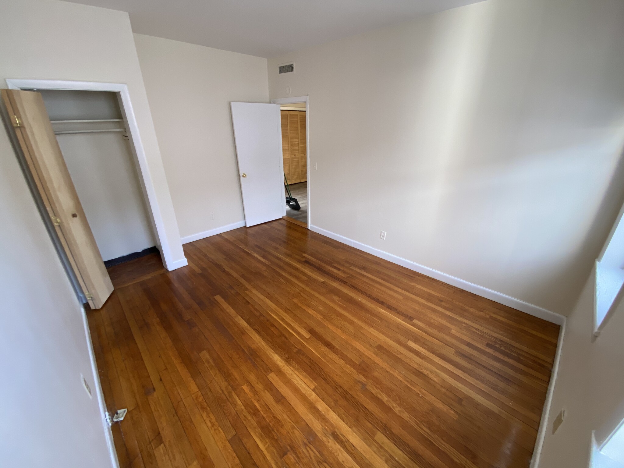 3 bed, 1.5 bath apartment for rent at 1135 Commonwealth Ave Unit 5, Allston — photo 8 of 17