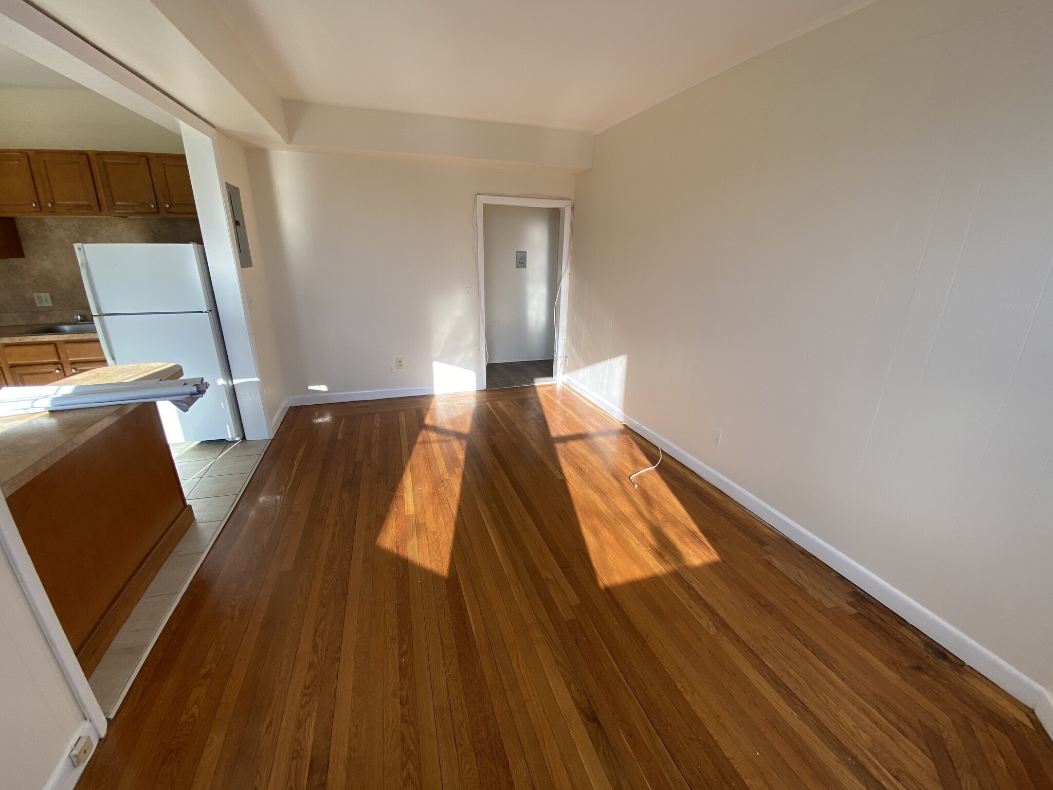 3 bed, 1.5 bath apartment for rent at 1135 Commonwealth Ave Unit 5, Allston — photo 6 of 17