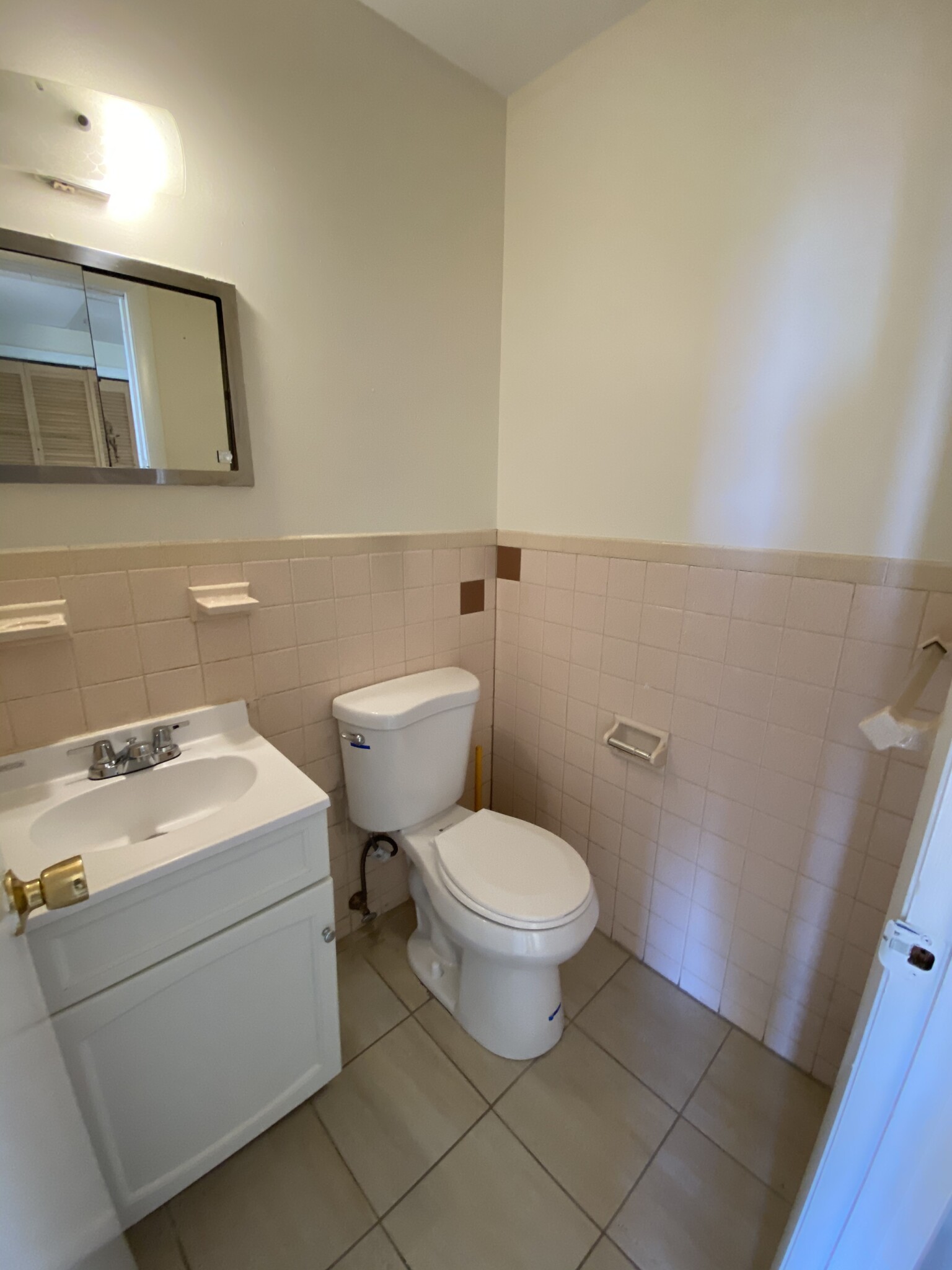 3 bed, 1.5 bath apartment for rent at 1135 Commonwealth Ave Unit 5, Allston — photo 13 of 17
