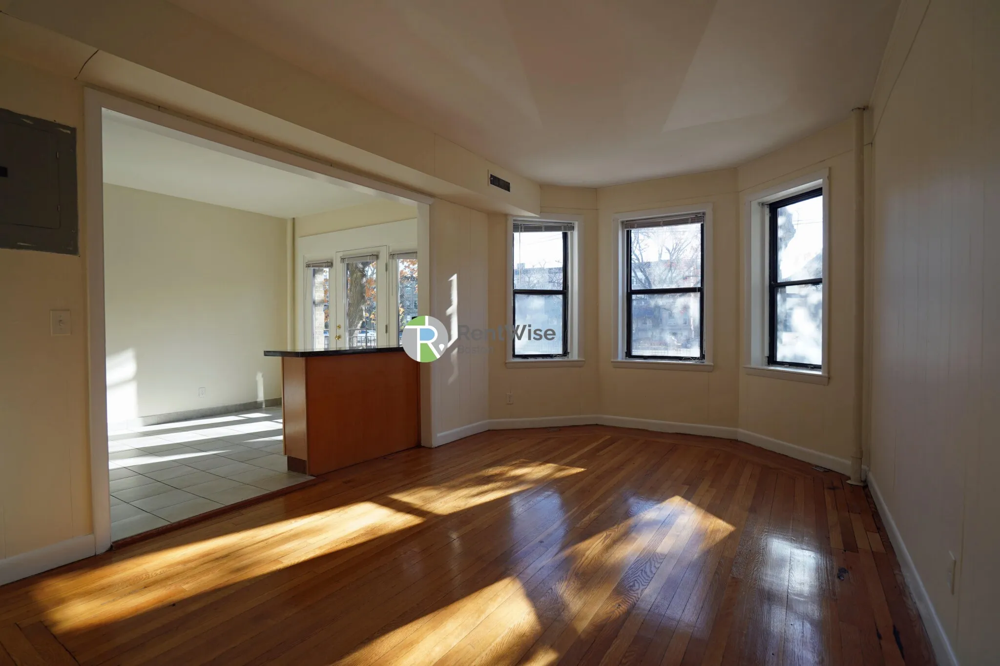 2 bed, 1 bath apartment for rent at 1137 Commonwealth Ave Unit 1, Brighton — photo 4 of 15