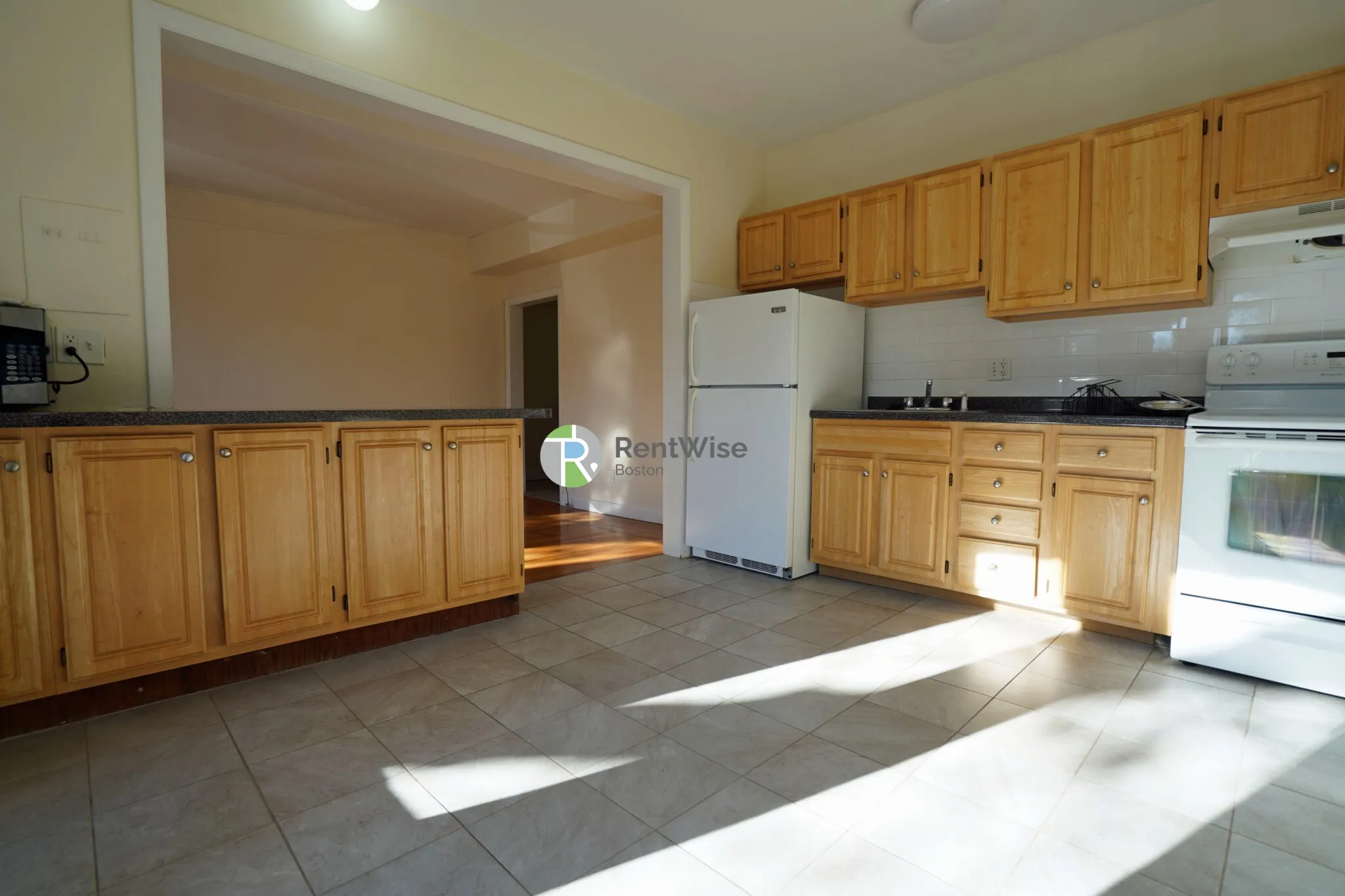 2 bed, 1 bath apartment for rent at 1137 Commonwealth Ave Unit 1, Brighton — photo 5 of 15