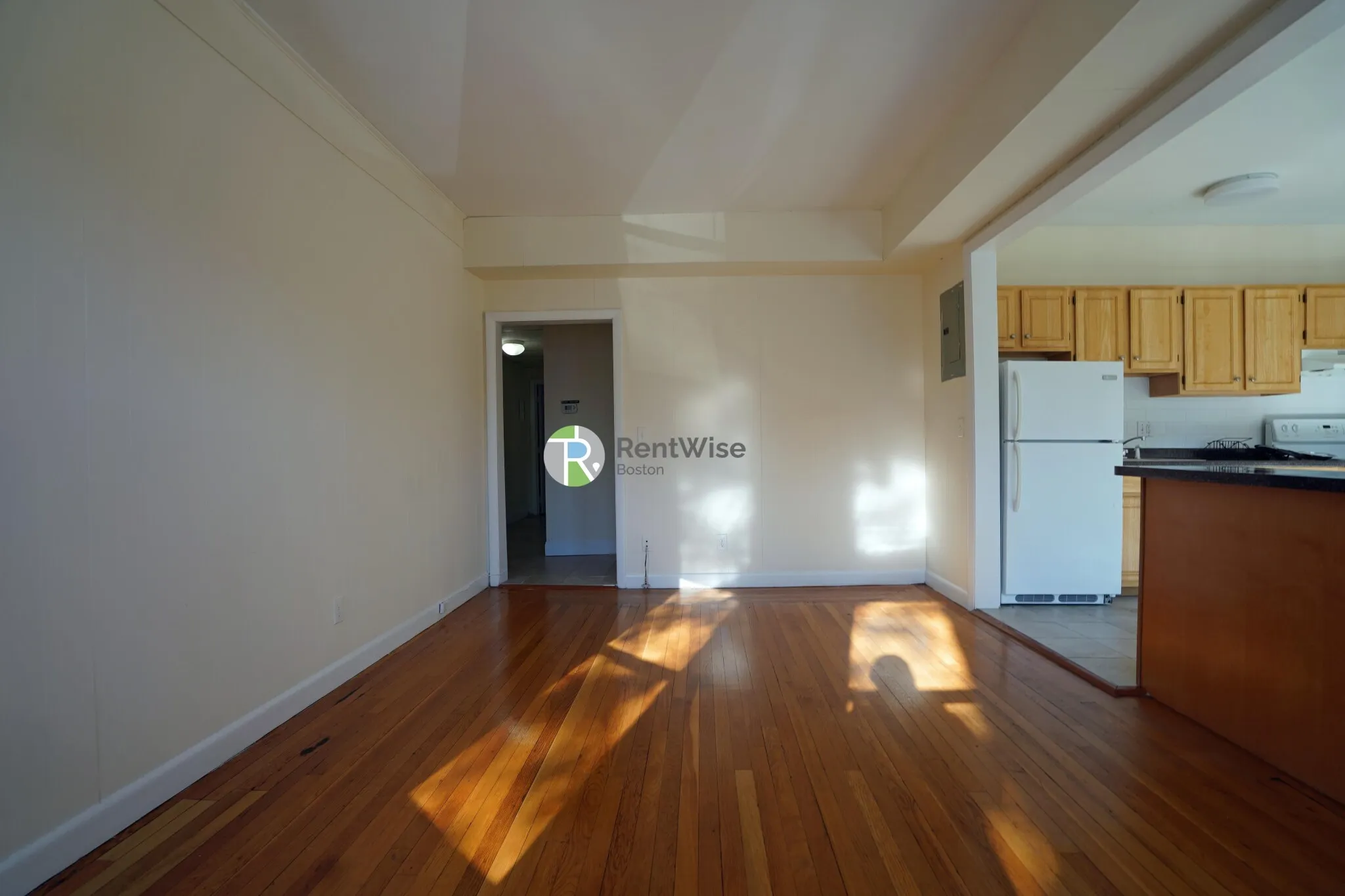 2 bed, 1 bath apartment for rent at 1137 Commonwealth Ave Unit 1, Brighton — photo 3 of 15