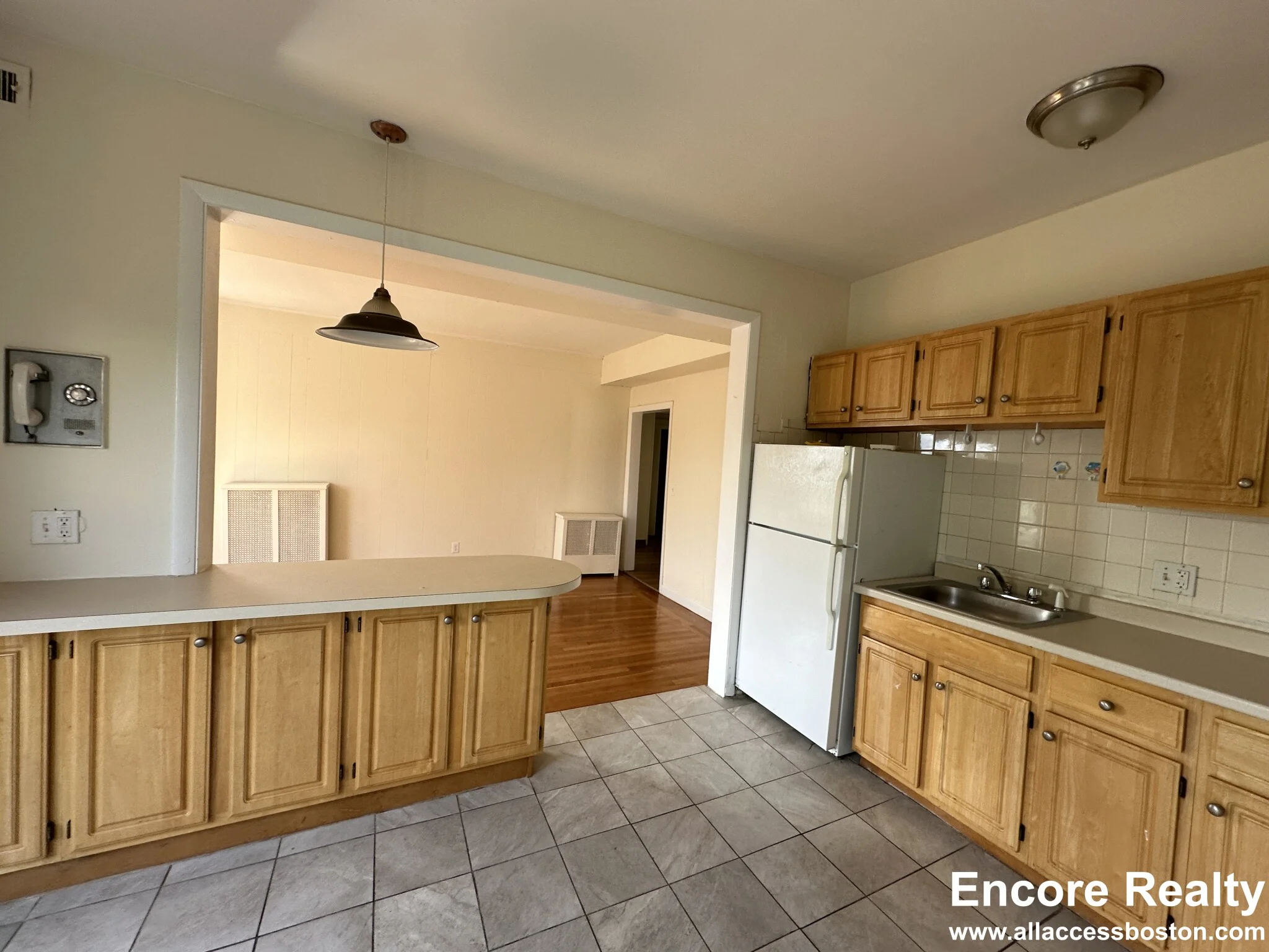 3 bed, 1.5 bath apartment for rent at 1137 Commonwealth Ave Unit 7, Brighton — photo 13 of 13