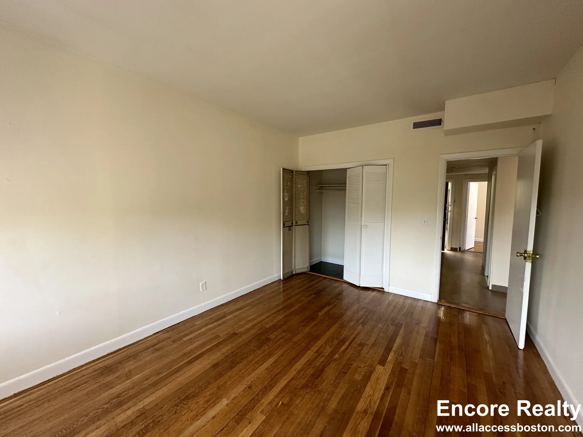 3 bed, 1.5 bath apartment for rent at 1137 Commonwealth Ave Unit 7, Brighton — photo 11 of 13