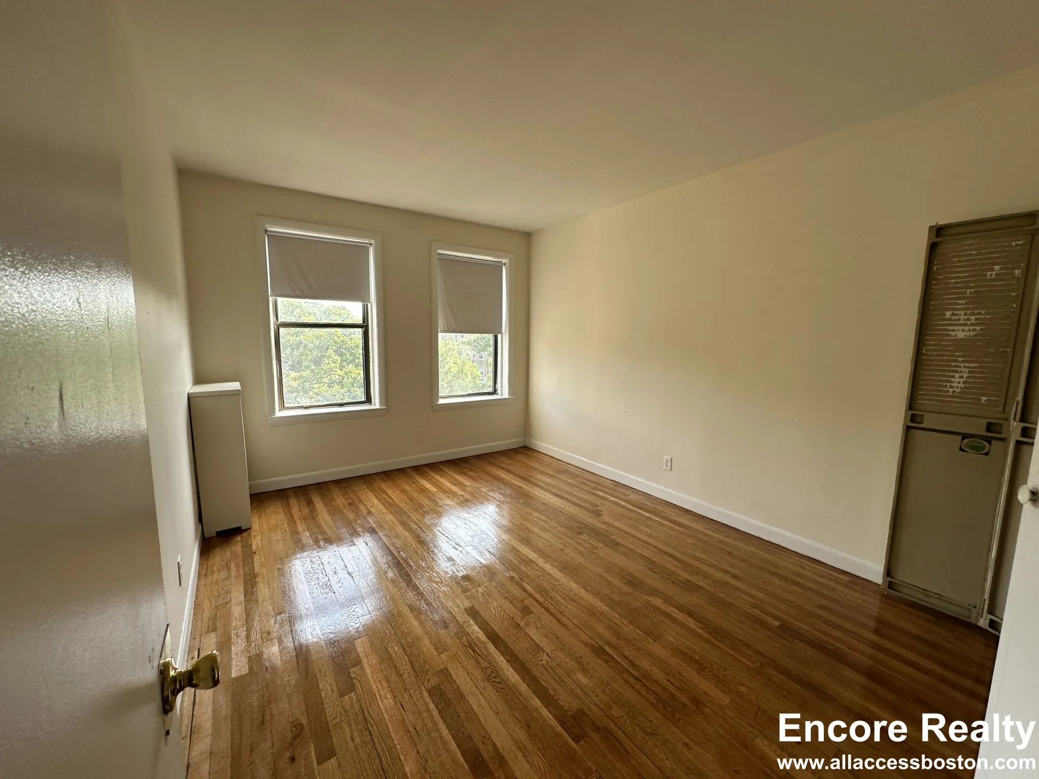3 bed, 1.5 bath apartment for rent at 1137 Commonwealth Ave Unit 7, Brighton — photo 10 of 13