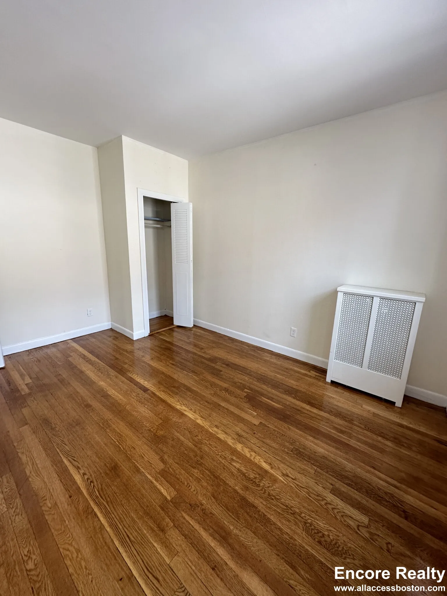 3 bed, 1.5 bath apartment for rent at 1137 Commonwealth Ave Unit 7, Brighton — photo 5 of 13