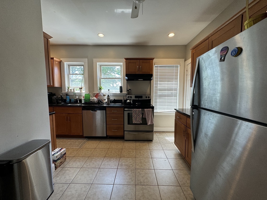 2 bed, 1 bath apartment for rent at 1138 Mass Ave Unit 2, Arlington — photo 9 of 18