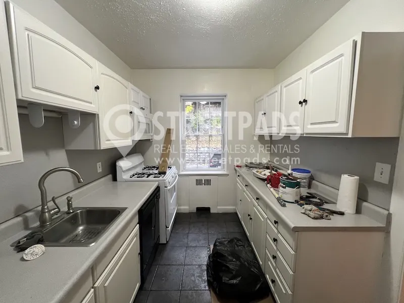 1 bed, 1 bath apartment for rent at 1139 Beacon St Unit 3, Longwood — photo 5 of 27