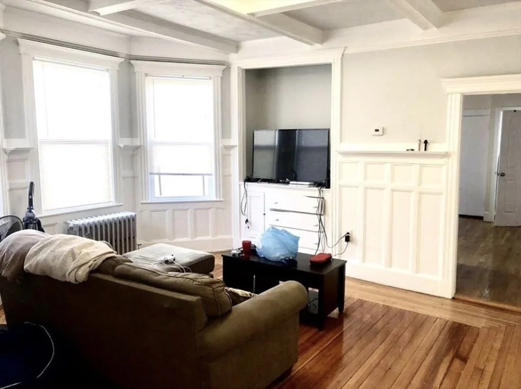 4 bed, 2 bath apartment for rent at 114-116 Thornton St Unit 1, Roxbury — photo 3 of 8