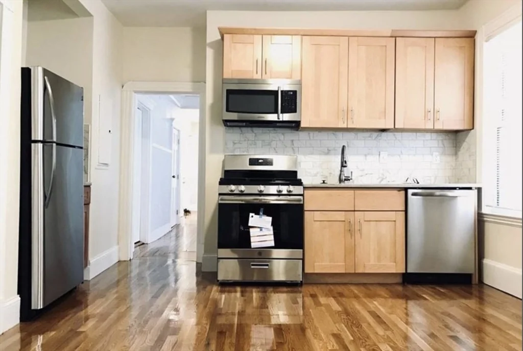 4 bed, 2 bath apartment for rent at 114-116 Thornton St Unit 1, Roxbury — photo 1 of 8