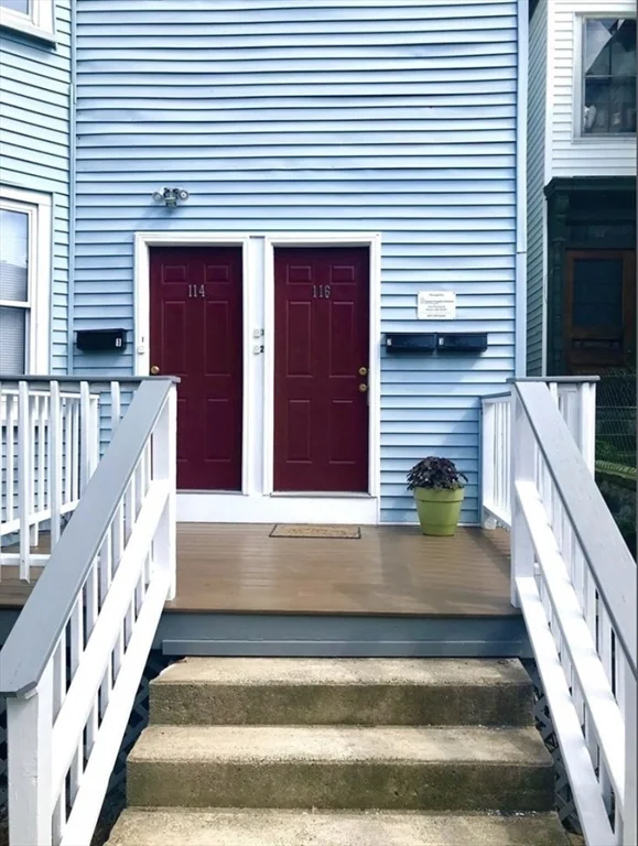 4 bed, 2 bath apartment for rent at 114-116 Thornton St Unit 1, Roxbury — photo 4 of 8