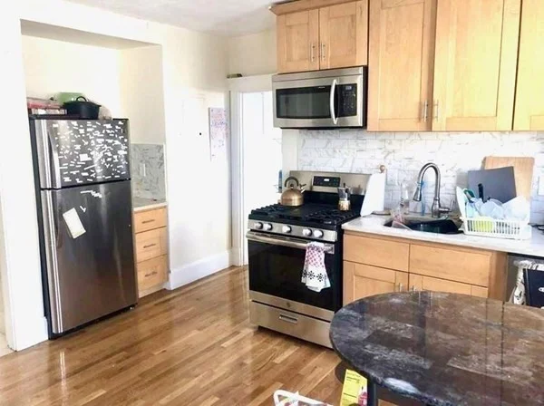 4 bed, 2 bath apartment for rent at 114-116 Thornton St Unit 2, Roxbury — photo 2 of 18